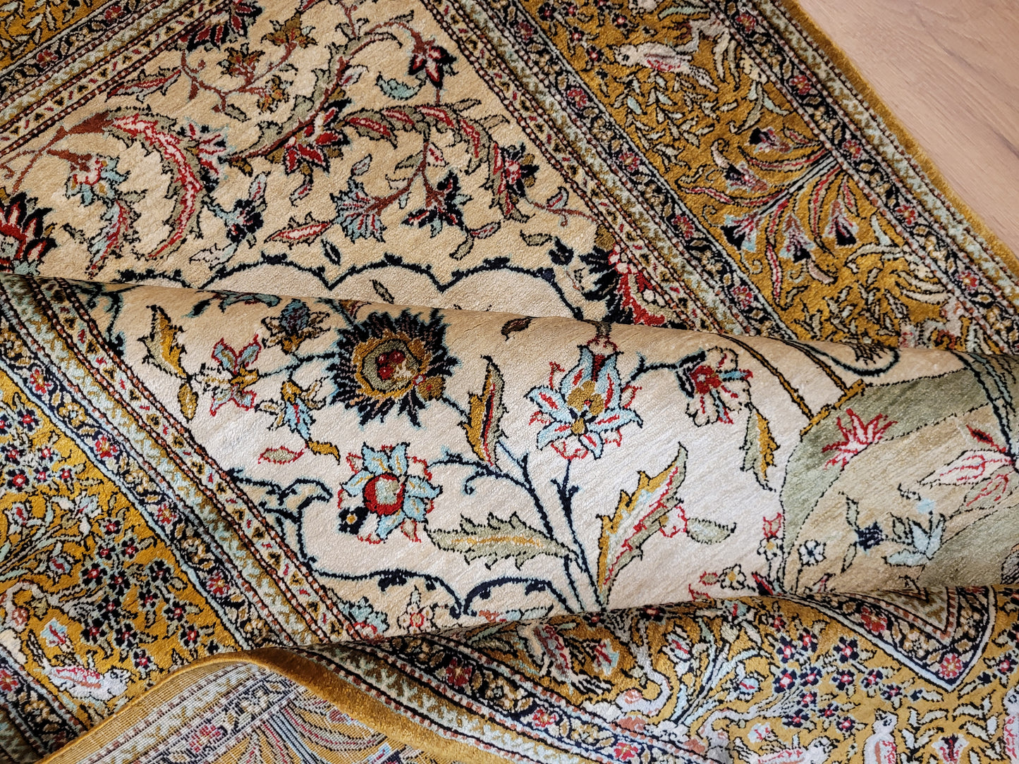 Ghom Seidenteppich Seide auf Seide Vogelmotiv feine Knüpfung