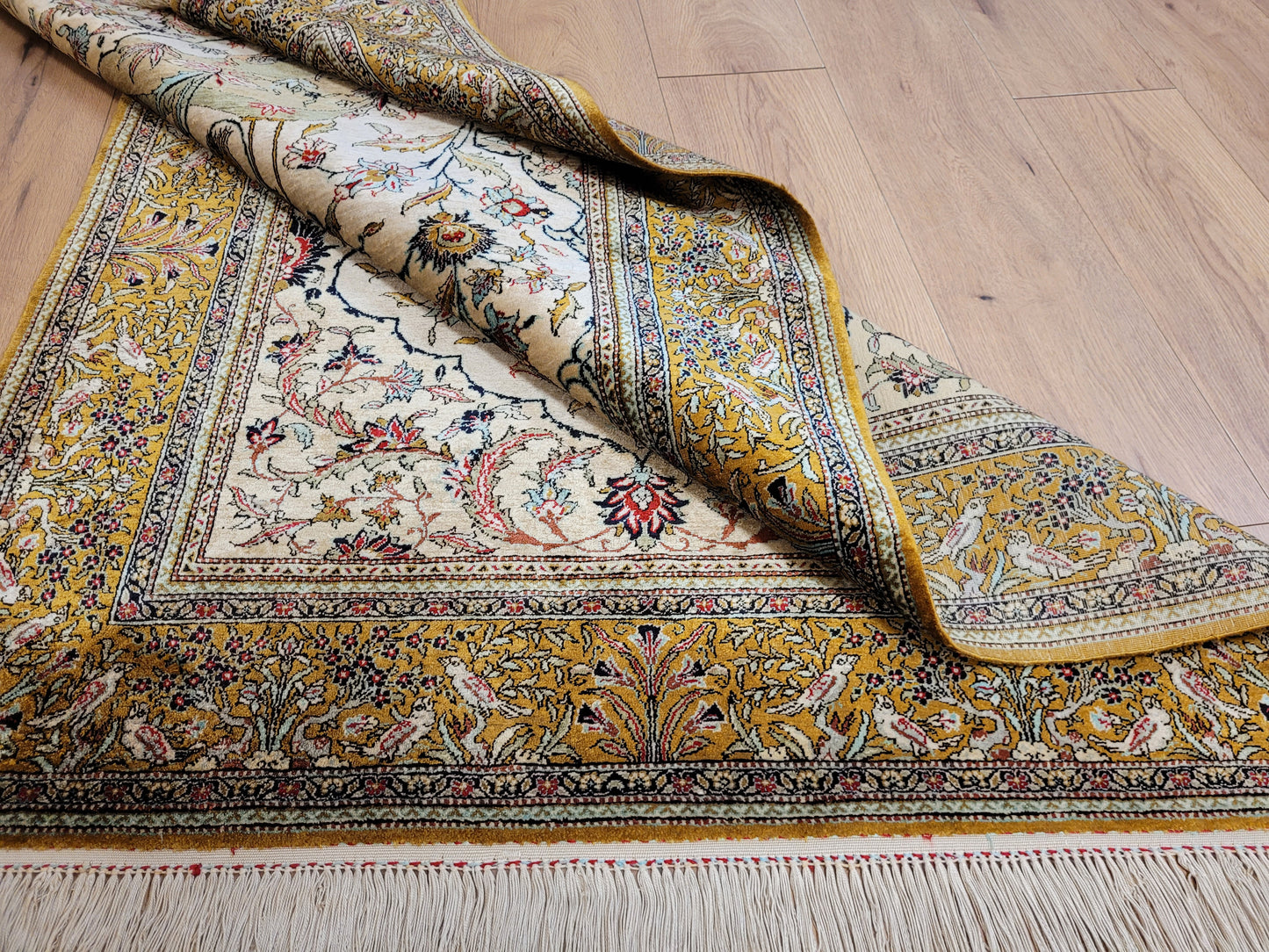 Ghom Seidenteppich Seide auf Seide Vogelmotiv feine Knüpfung