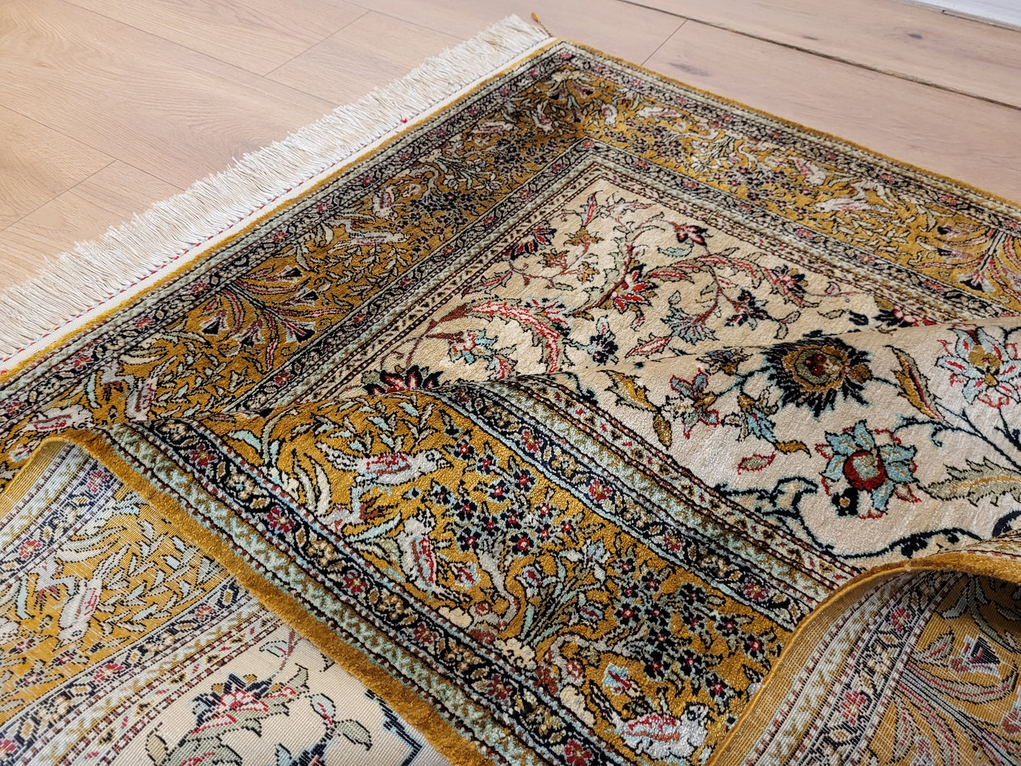 Ghom Seidenteppich Seide auf Seide Vogelmotiv feine Knüpfung