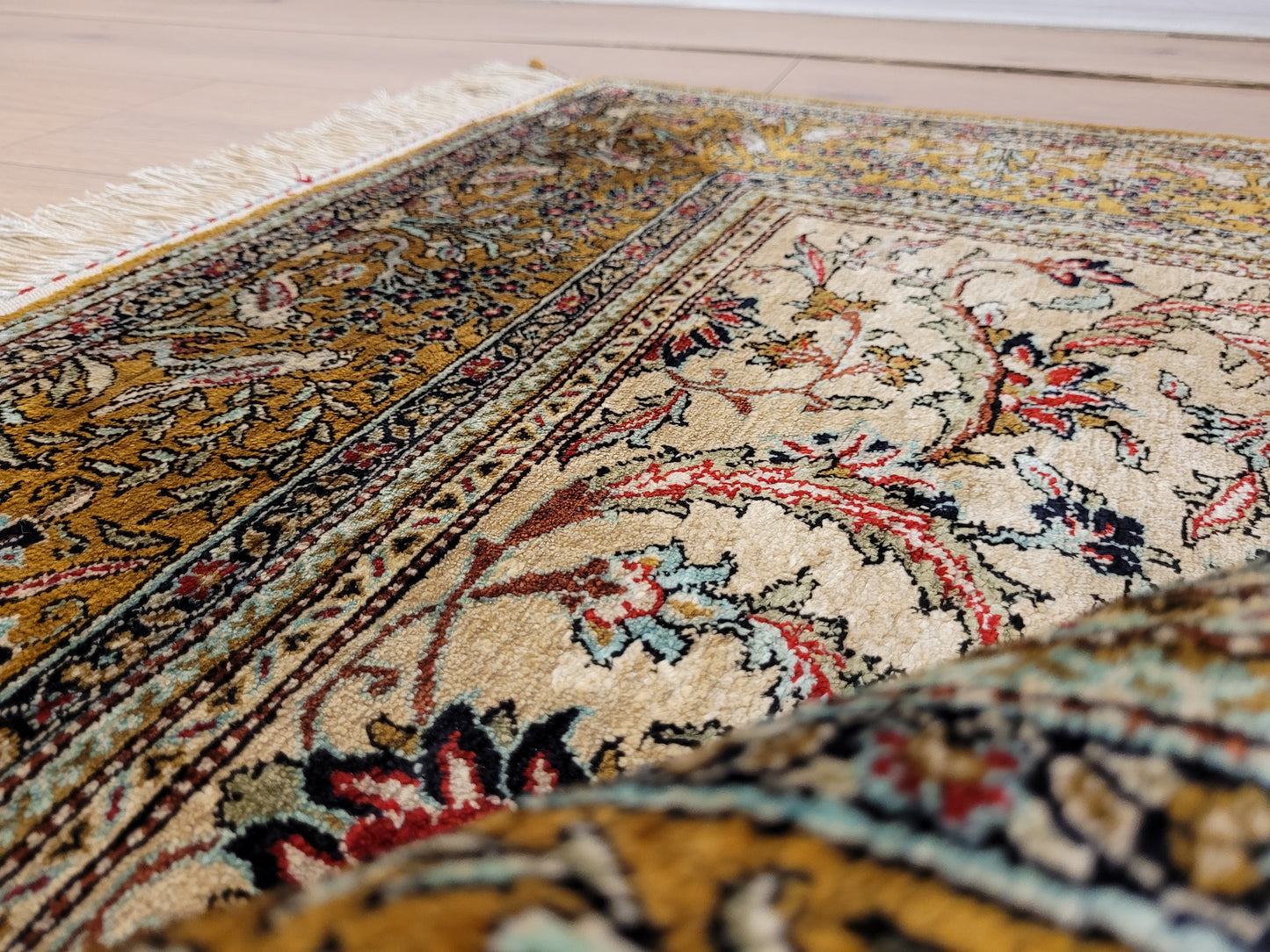 Ghom Seidenteppich Seide auf Seide Vogelmotiv feine Knüpfung