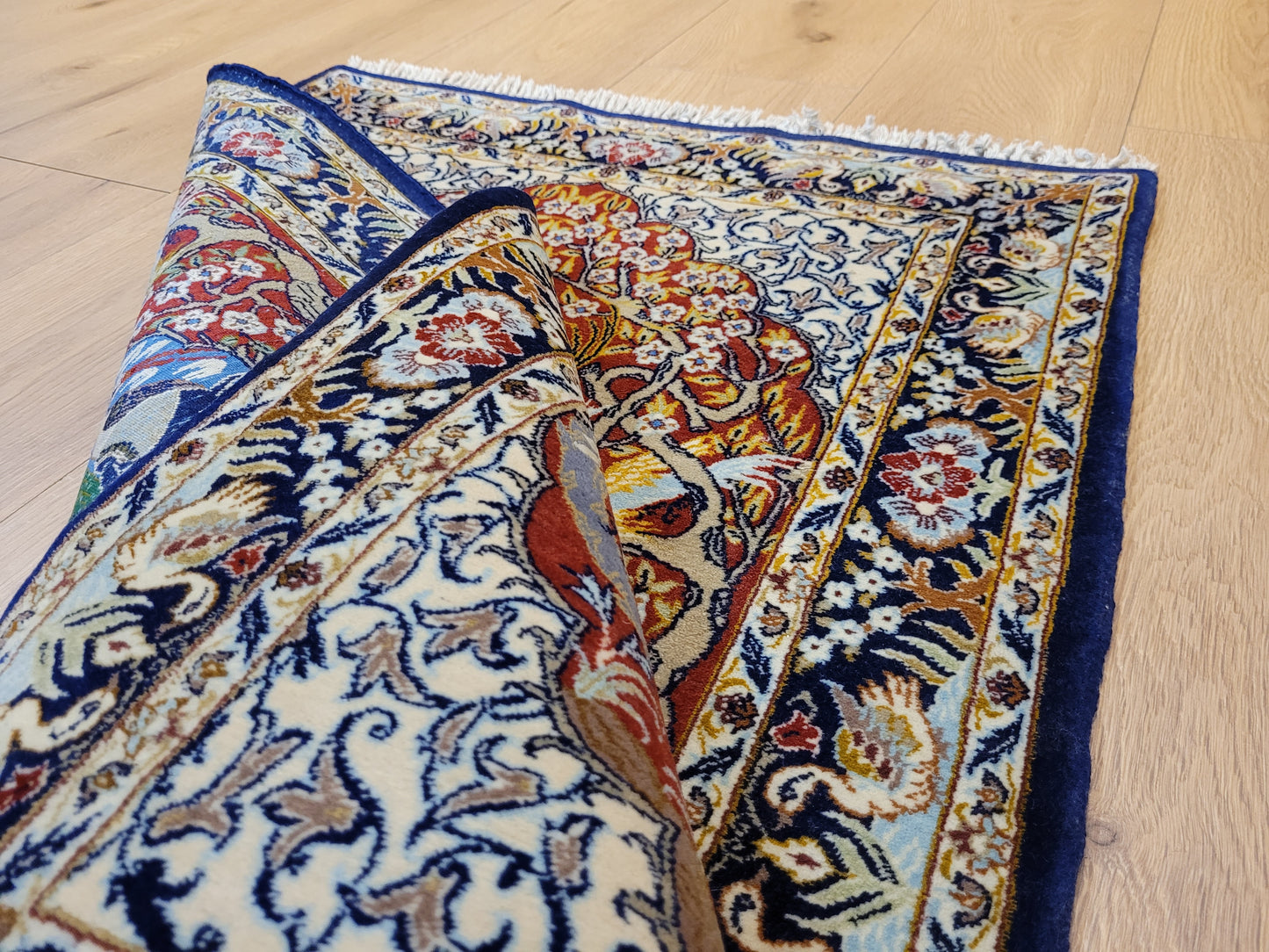 Isfahan Teppich Korkwolle Seide feine Knüpfung Bildmotiv