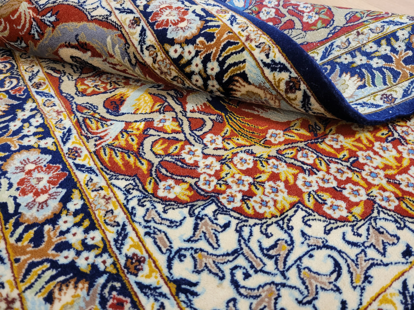 Isfahan Teppich Korkwolle Seide feine Knüpfung Bildmotiv