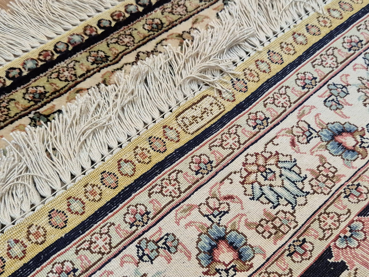 Hereke Teppich Seide auf Seide signiert Baum des Lebens