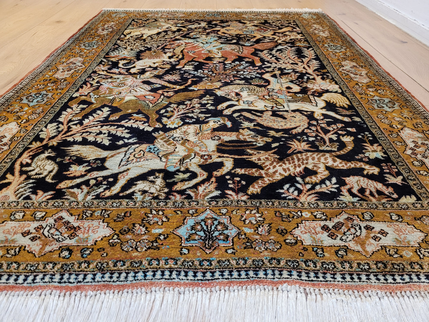 Ghom Seidenteppich Seide feine Knüpfung Jagdszene