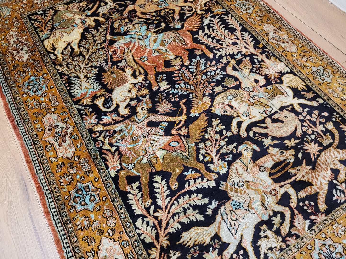 Ghom Seidenteppich Seide feine Knüpfung Jagdszene