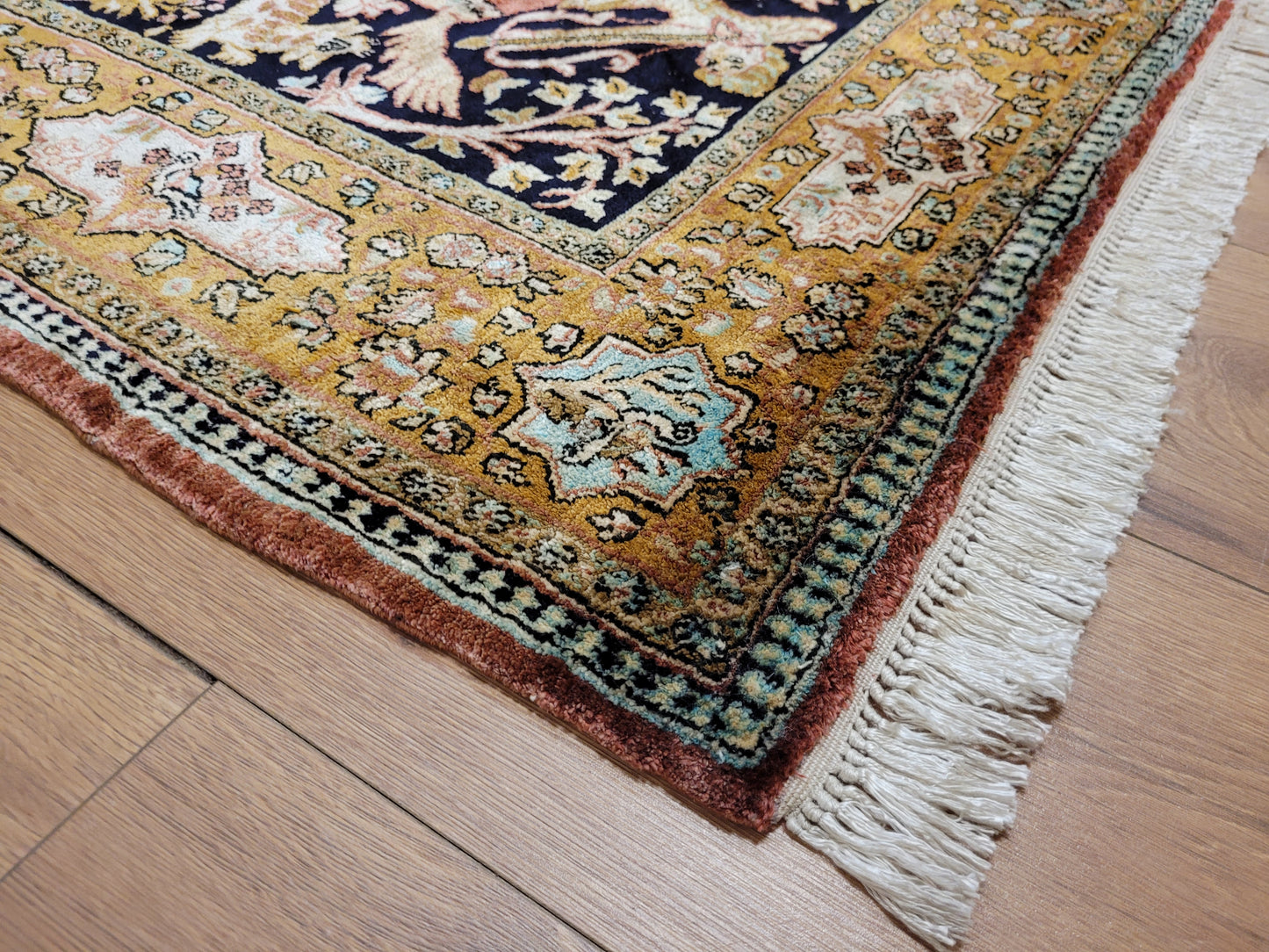 Ghom Seidenteppich Seide feine Knüpfung Jagdszene