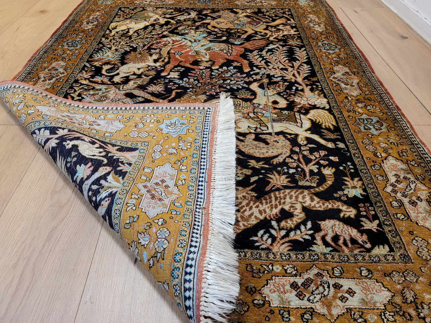 Ghom Seidenteppich Seide feine Knüpfung Jagdszene