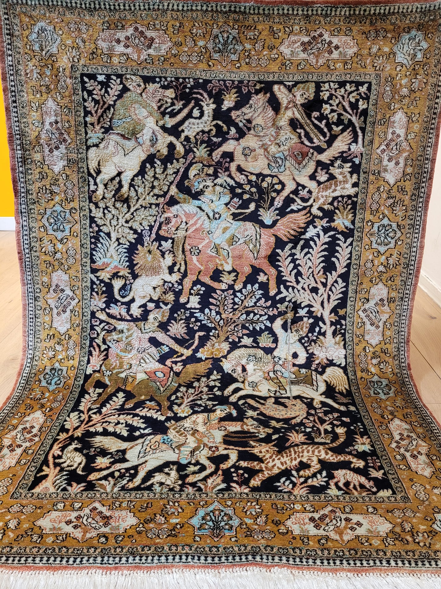 Ghom Seidenteppich Seide feine Knüpfung Jagdszene