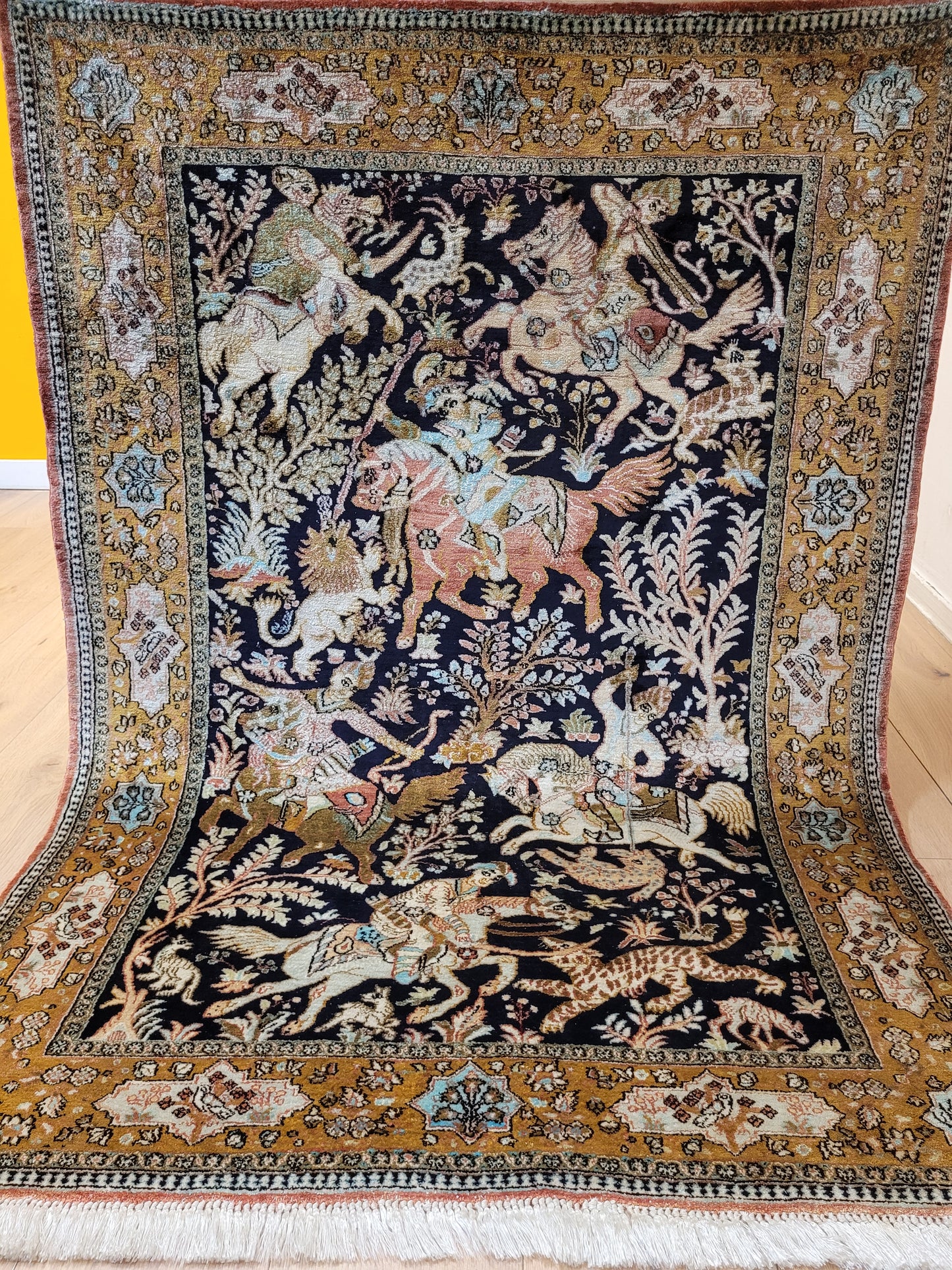 Ghom Seidenteppich Seide feine Knüpfung Jagdszene