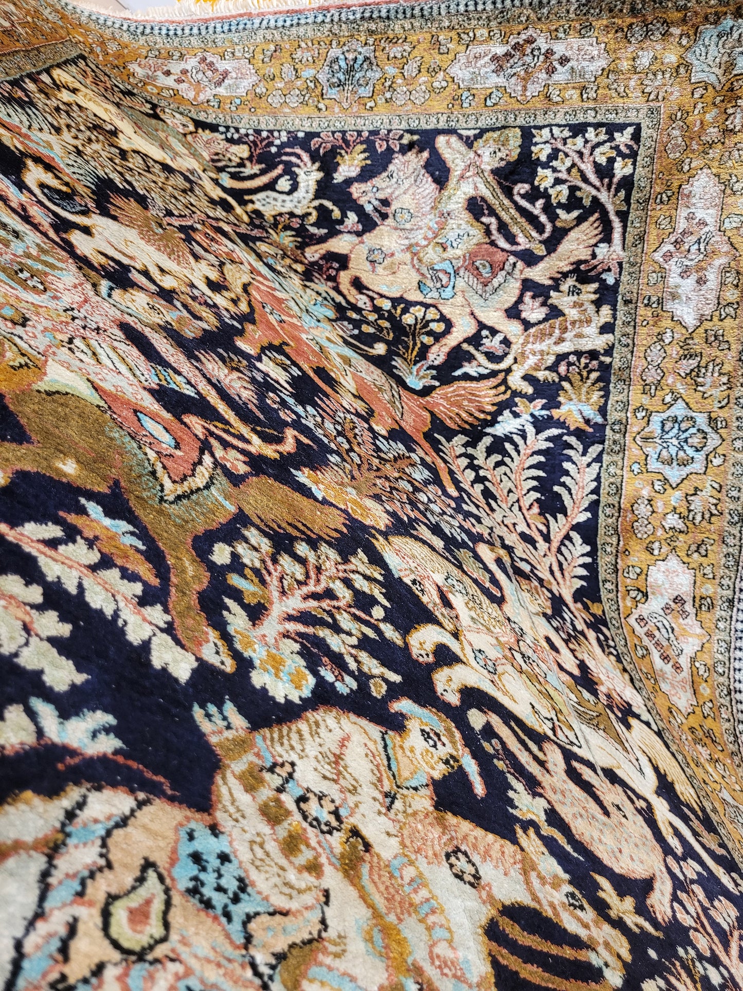 Ghom Seidenteppich Seide feine Knüpfung Jagdszene