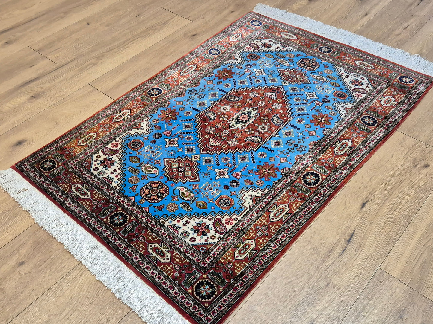 Ghom Teppich Seide auf Seide geometrisches Medaillonmuster