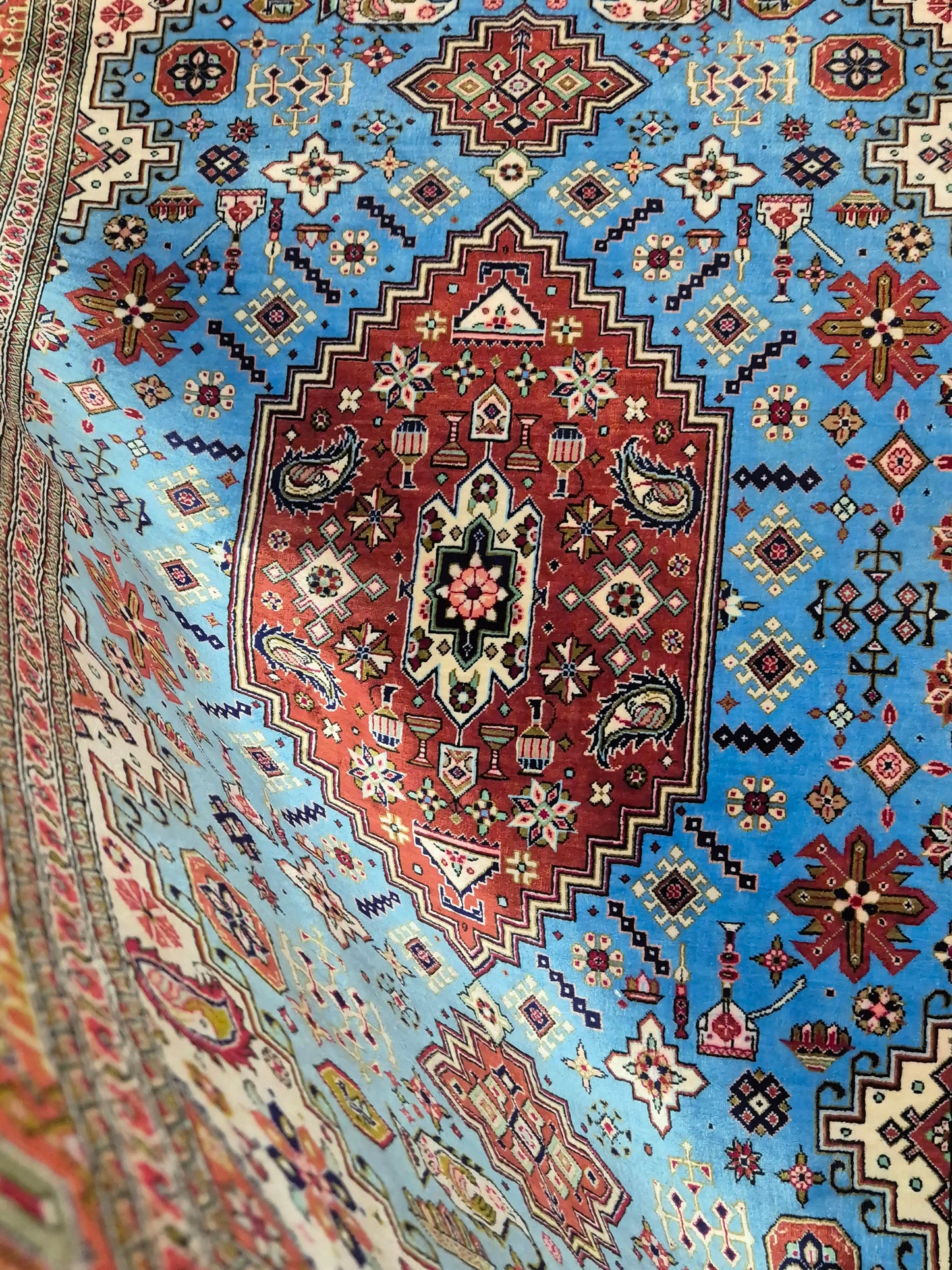 Ghom Teppich Seide auf Seide geometrisches Medaillonmuster