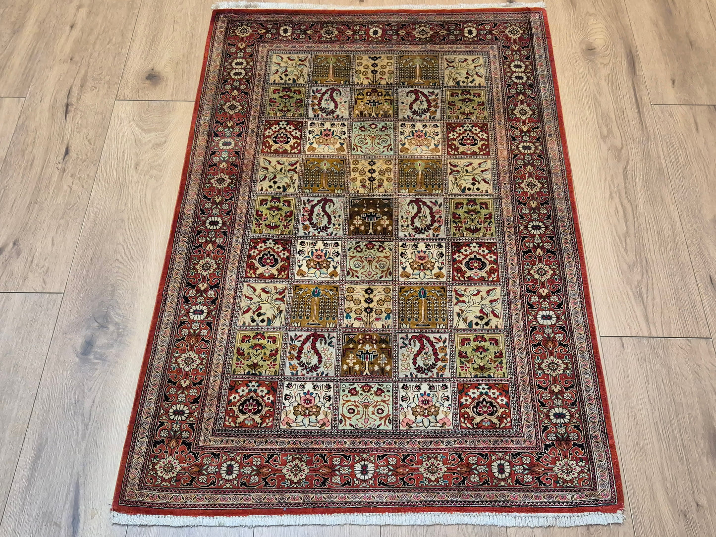 Ghom Teppich Seide auf Seide fein Gartenmuster