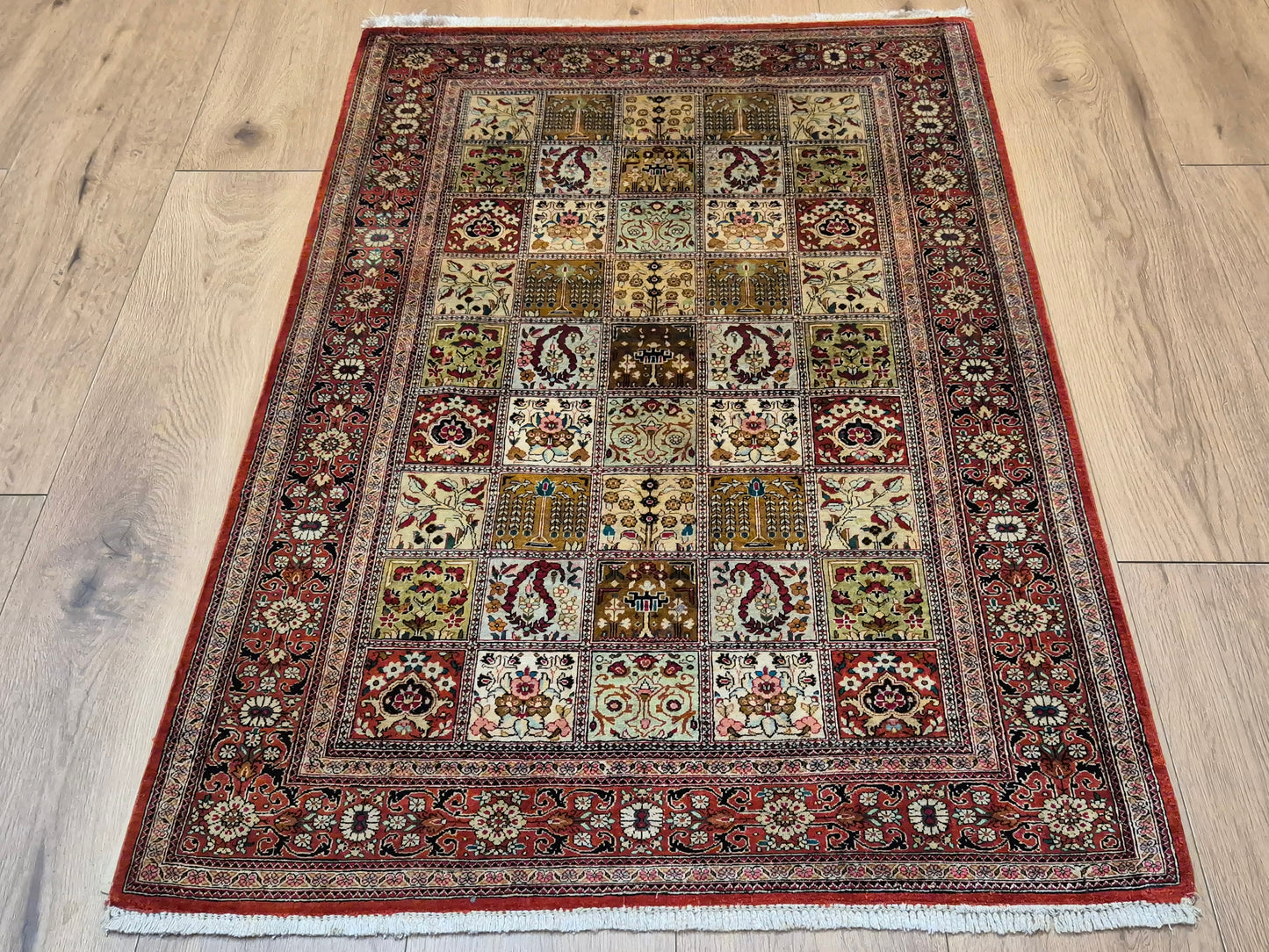 Ghom Teppich Seide auf Seide fein Gartenmuster