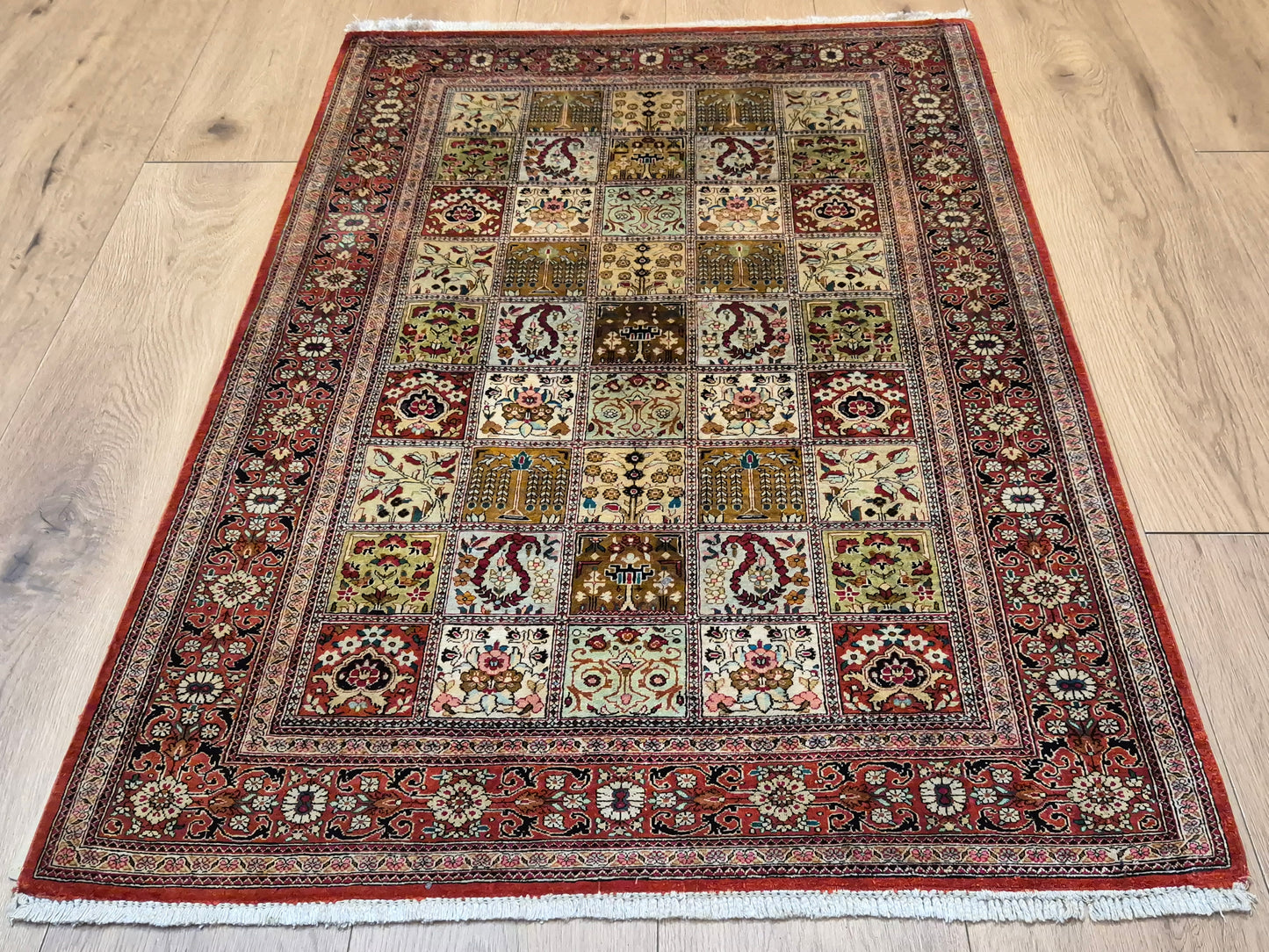 Ghom Teppich Seide auf Seide fein Gartenmuster