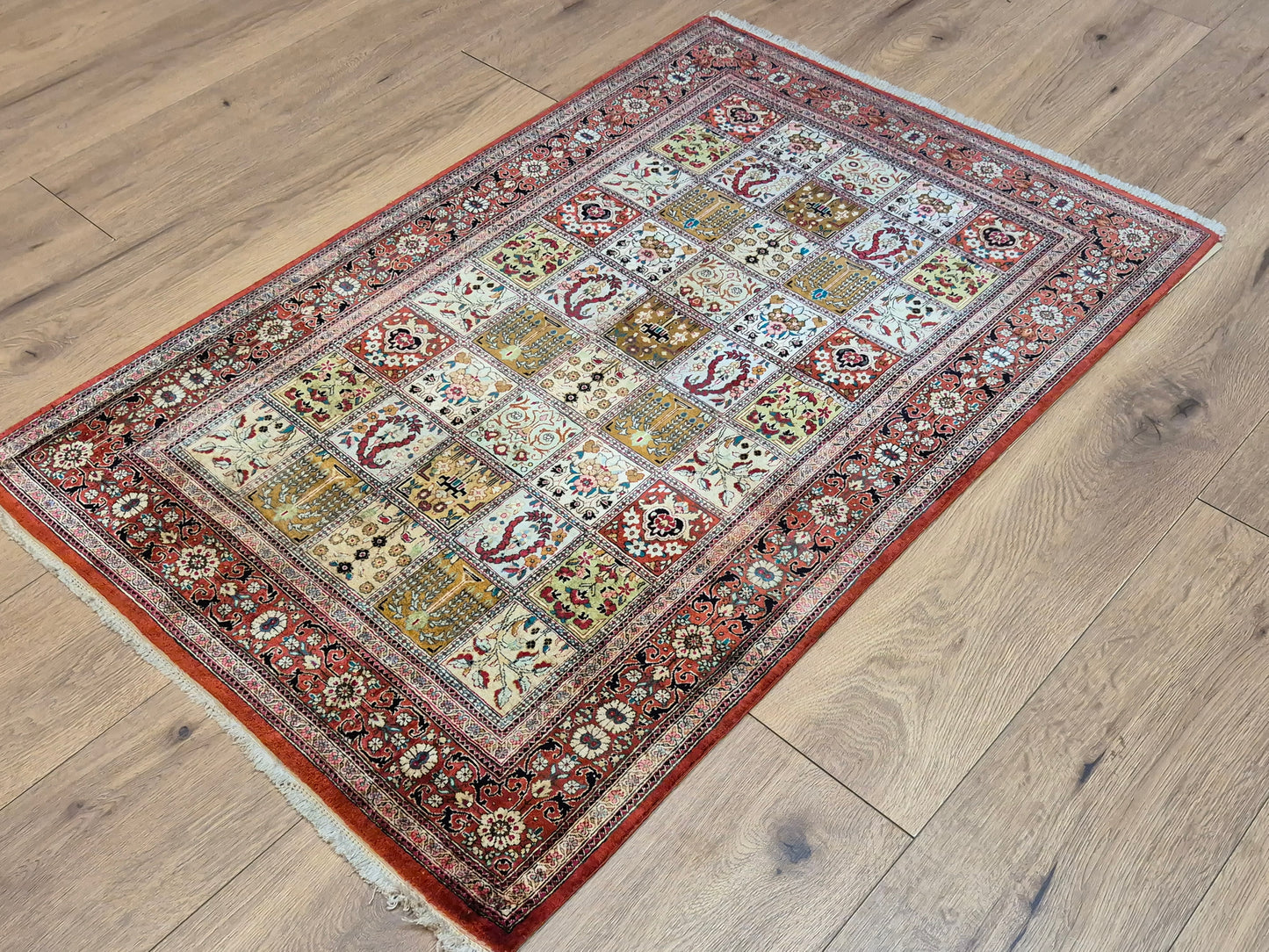 Ghom Teppich Seide auf Seide fein Gartenmuster