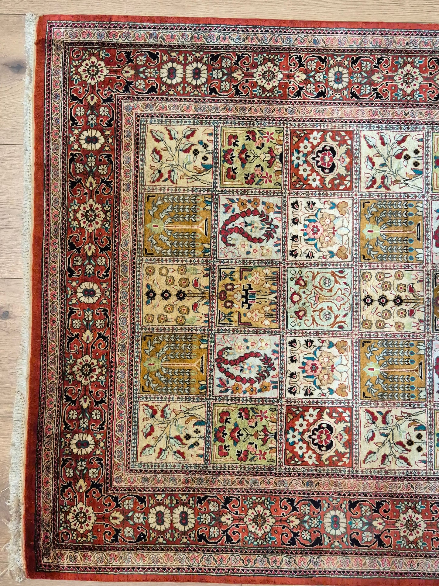 Ghom Teppich Seide auf Seide fein Gartenmuster