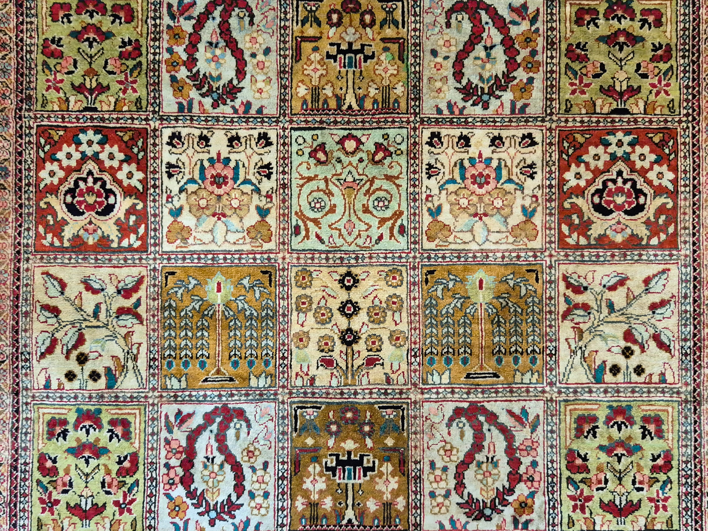 Ghom Teppich Seide auf Seide fein Gartenmuster