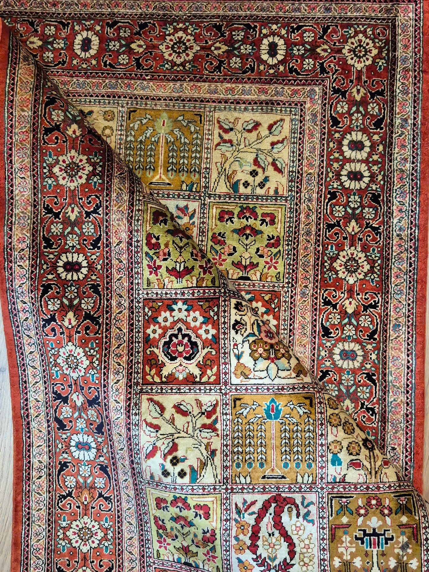 Ghom Teppich Seide auf Seide fein Gartenmuster