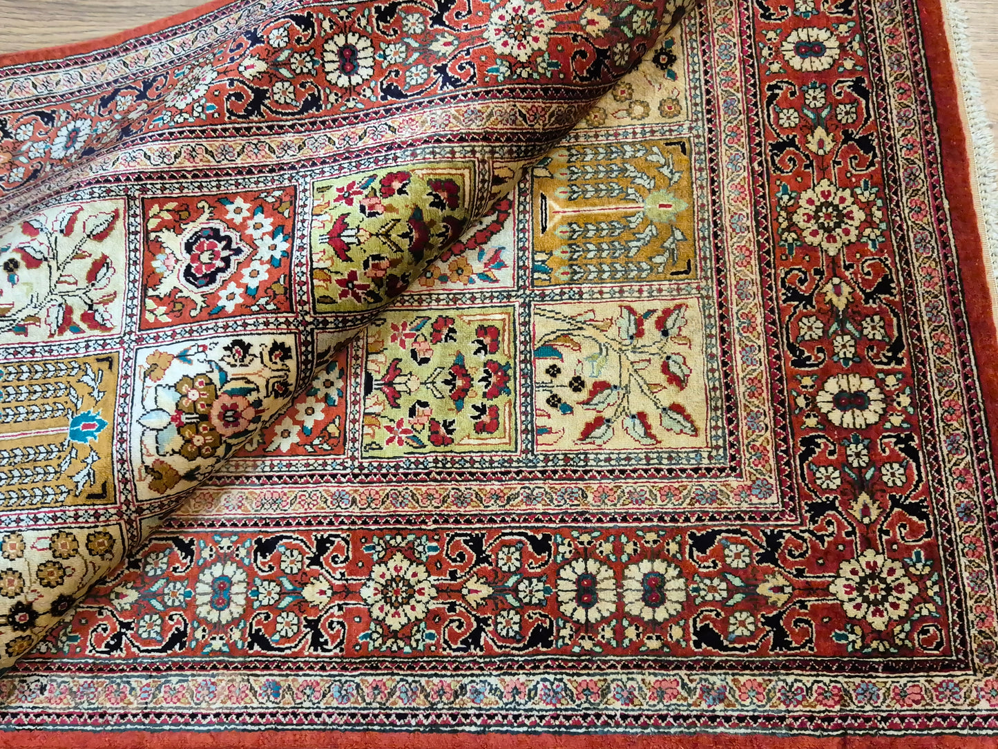 Ghom Teppich Seide auf Seide fein Gartenmuster