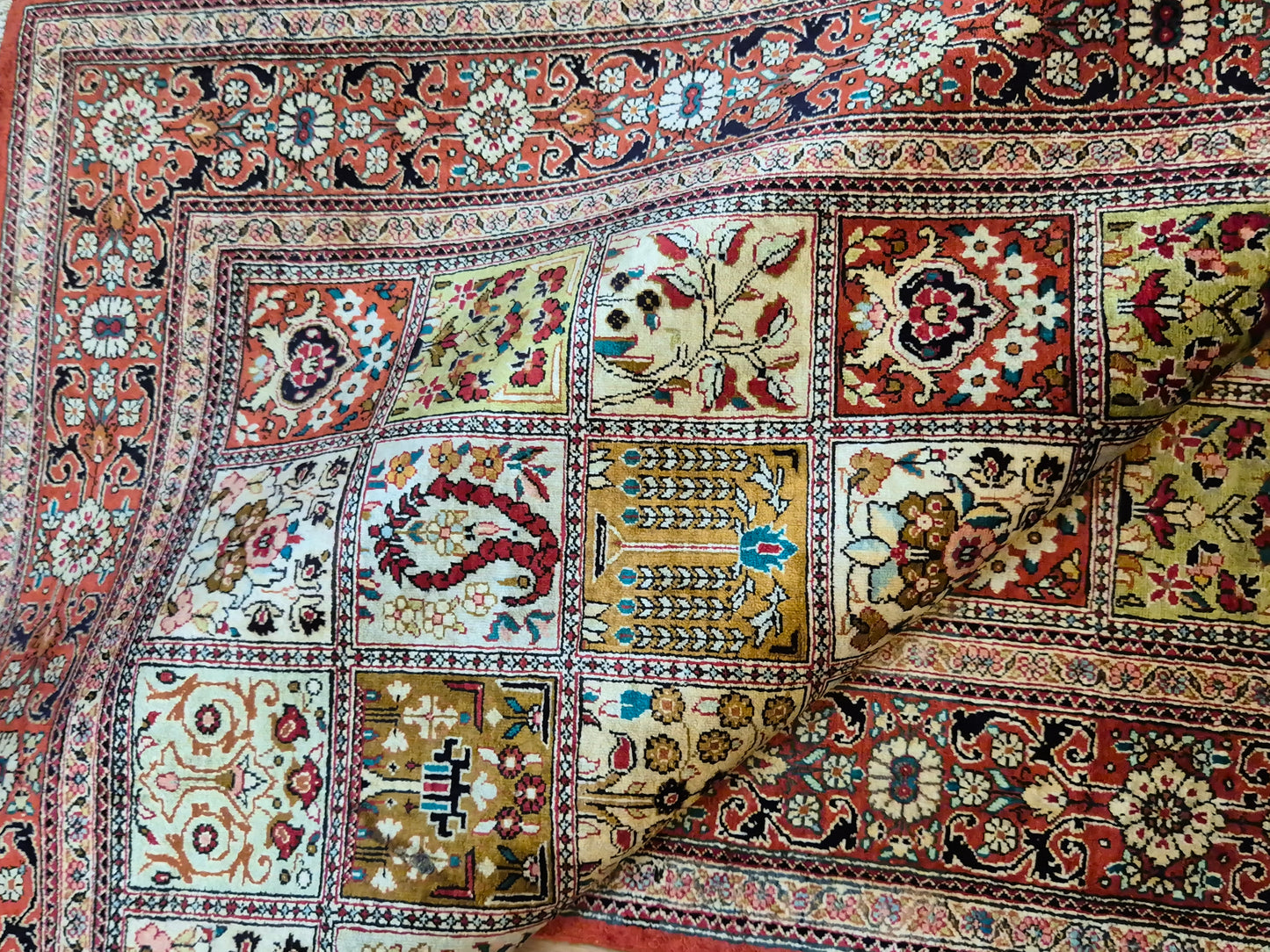 Ghom Teppich Seide auf Seide fein Gartenmuster