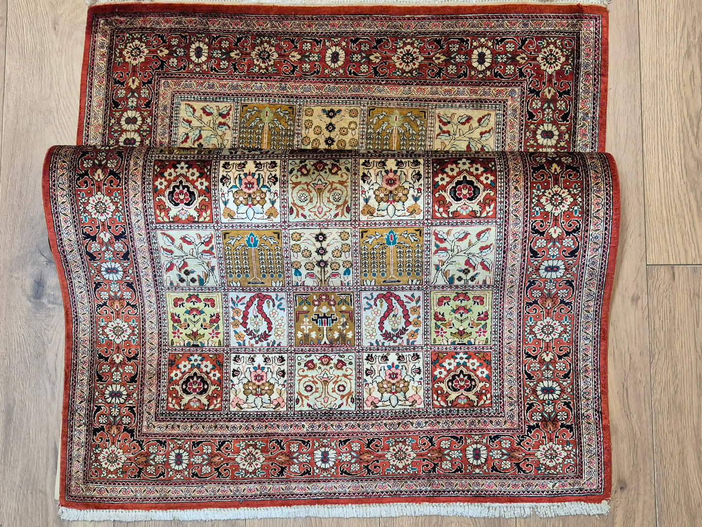 Ghom Teppich Seide auf Seide fein Gartenmuster