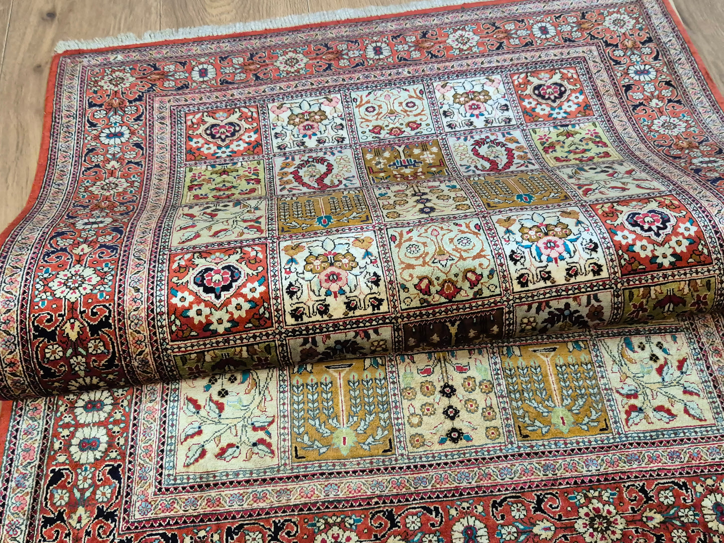 Ghom Teppich Seide auf Seide fein Gartenmuster