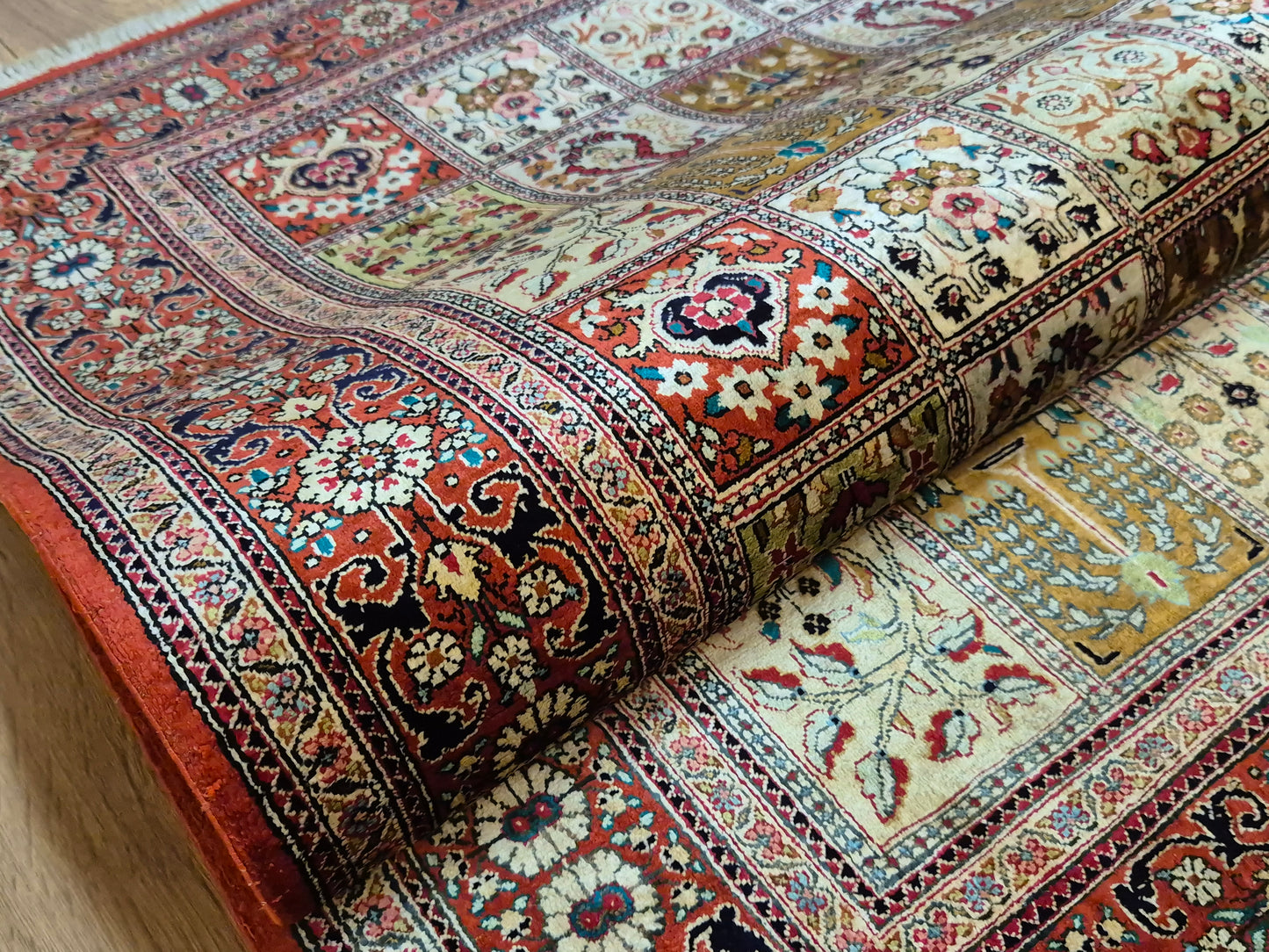 Ghom Teppich Seide auf Seide fein Gartenmuster