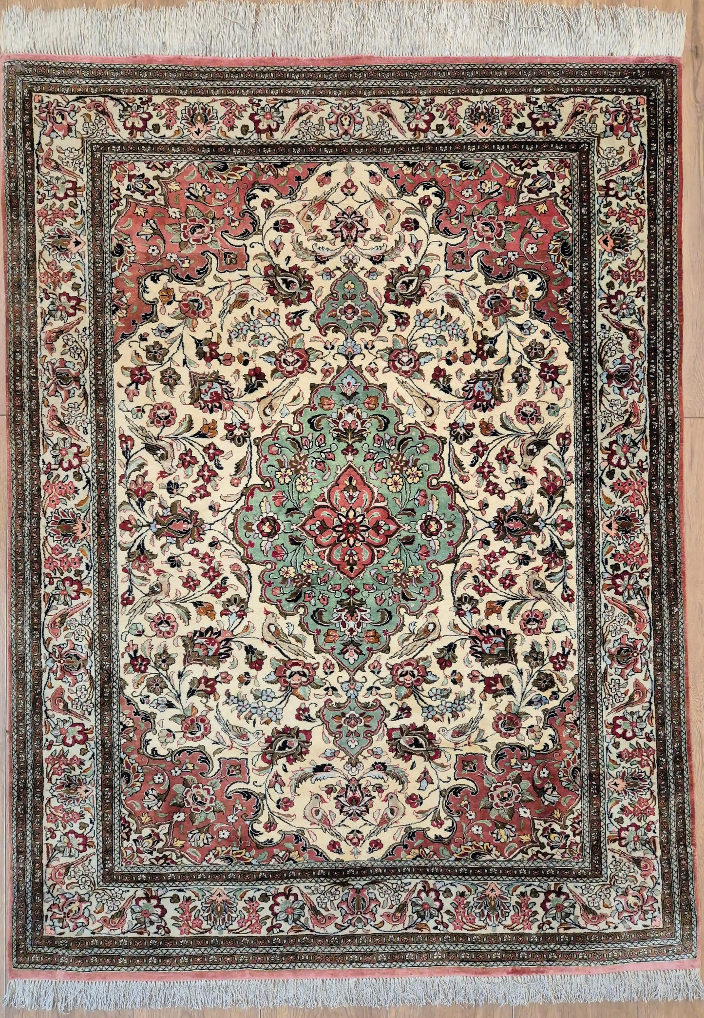 Ghom Seide auf Seide Teppich Medaillon florales Muster feine Knüpfung