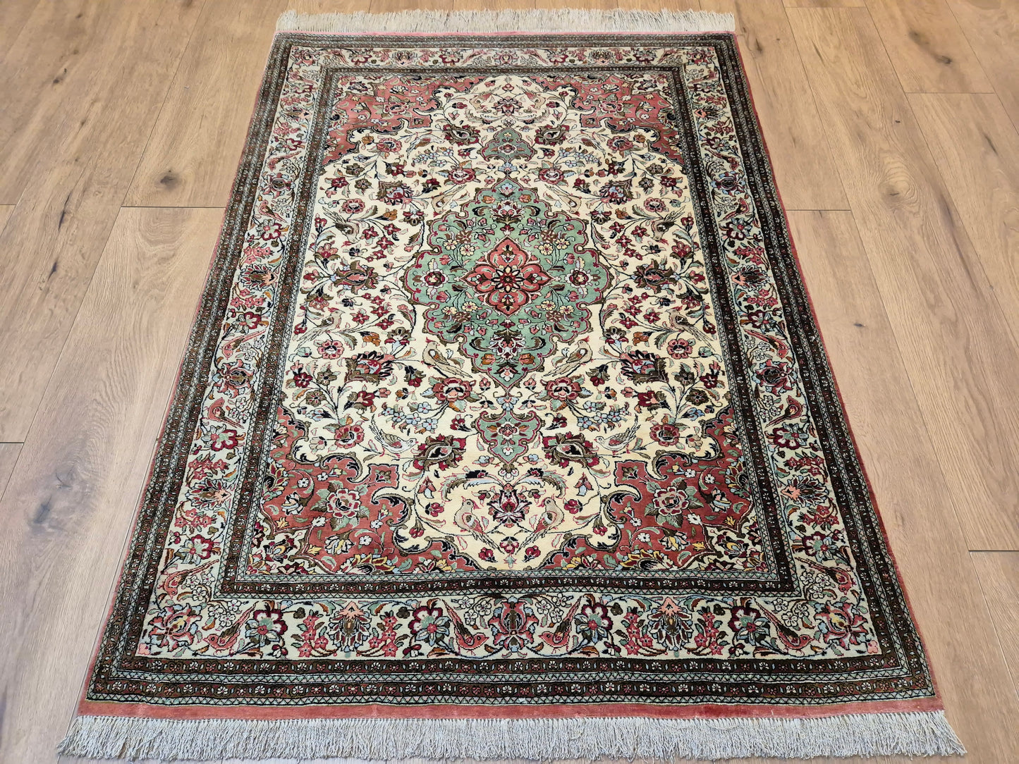 Ghom Seide auf Seide Teppich Medaillon florales Muster feine Knüpfung