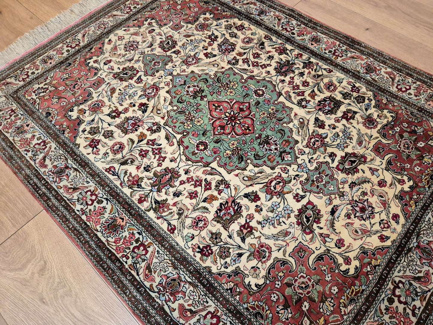 Ghom Seide auf Seide Teppich Medaillon florales Muster feine Knüpfung