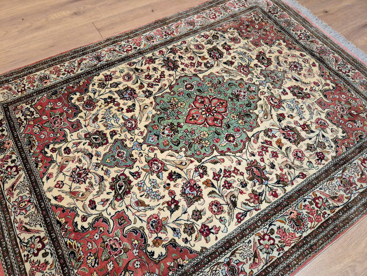 Ghom Seide auf Seide Teppich Medaillon florales Muster feine Knüpfung