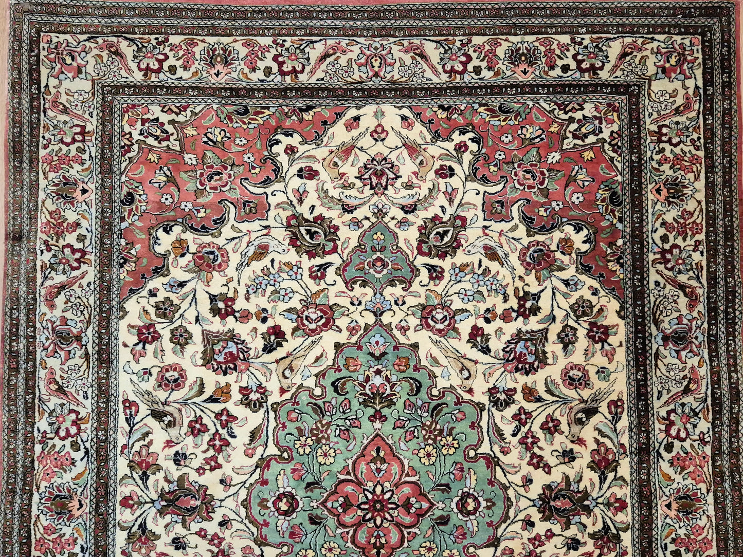 Ghom Seide auf Seide Teppich Medaillon florales Muster feine Knüpfung