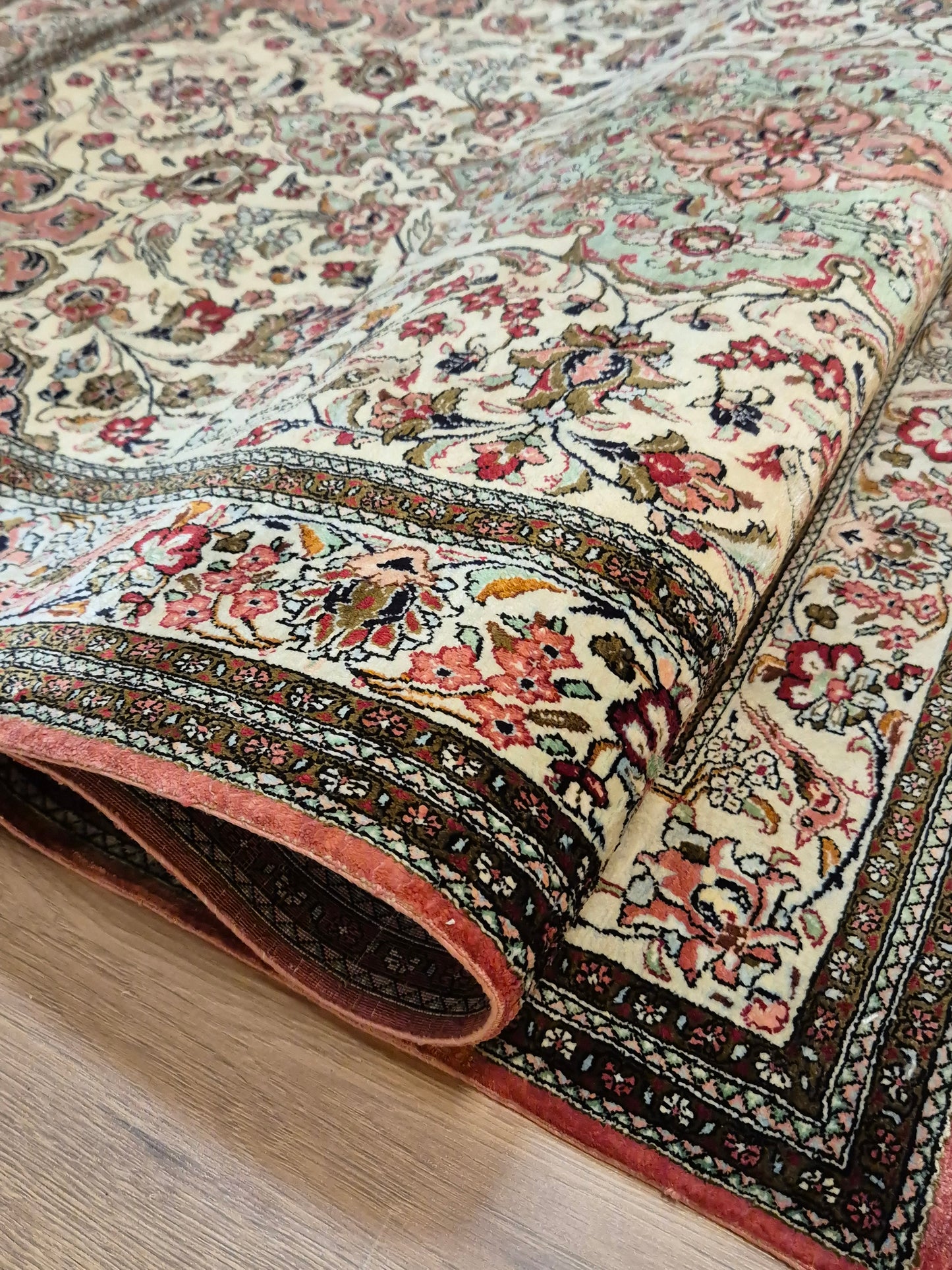 Ghom Seide auf Seide Teppich Medaillon florales Muster feine Knüpfung