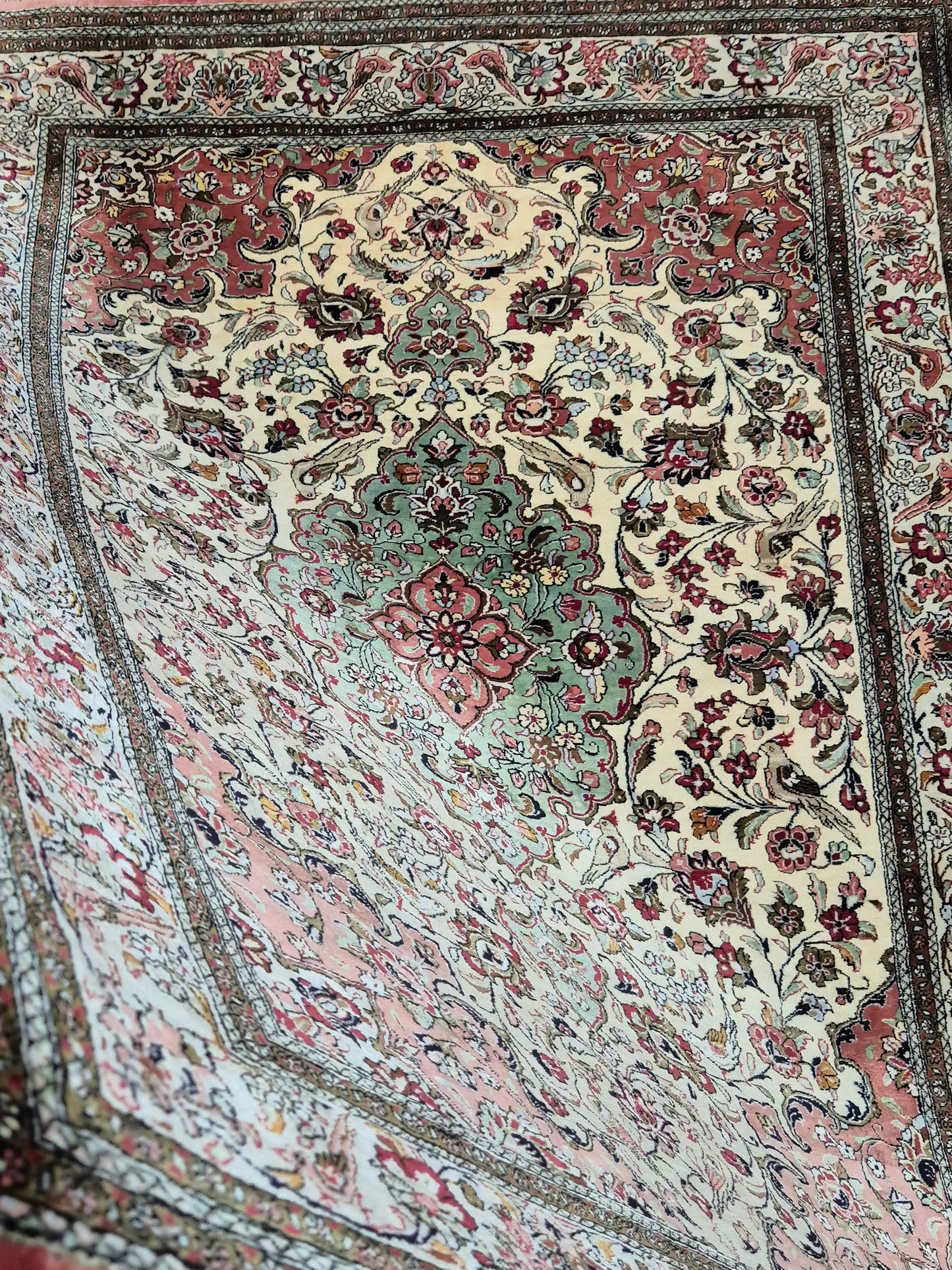 Ghom Seide auf Seide Teppich Medaillon florales Muster feine Knüpfung