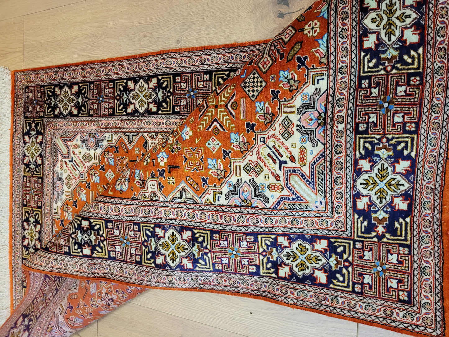 Ghom Seide auf Seide Teppich geometrisches Medaillon feine Knüpfung