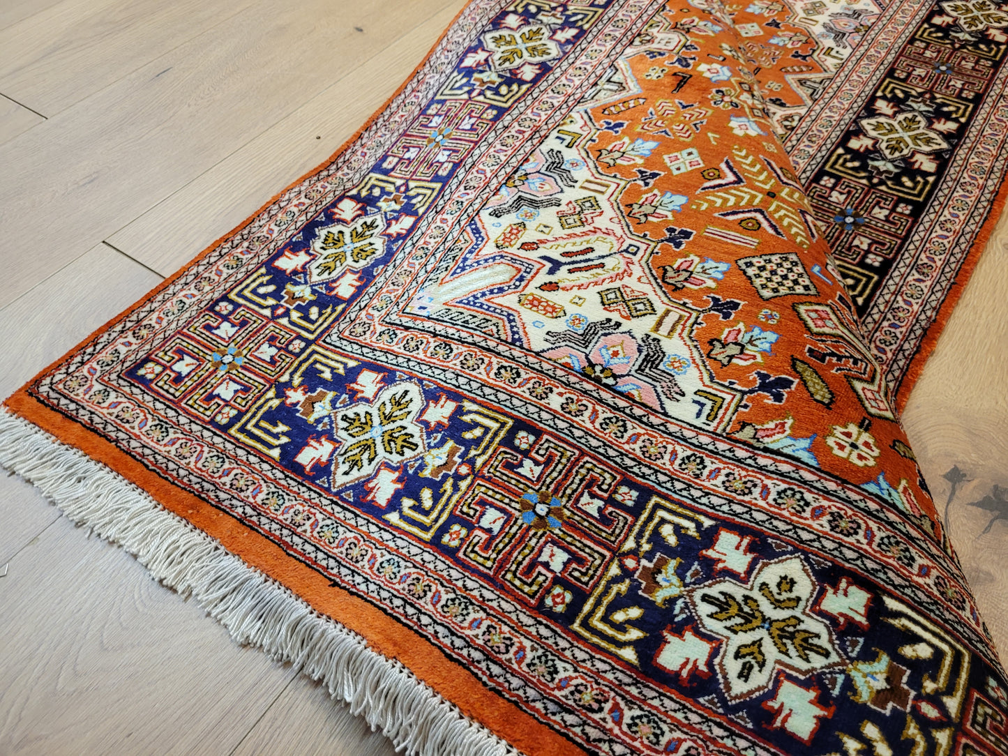 Ghom Seide auf Seide Teppich geometrisches Medaillon feine Knüpfung