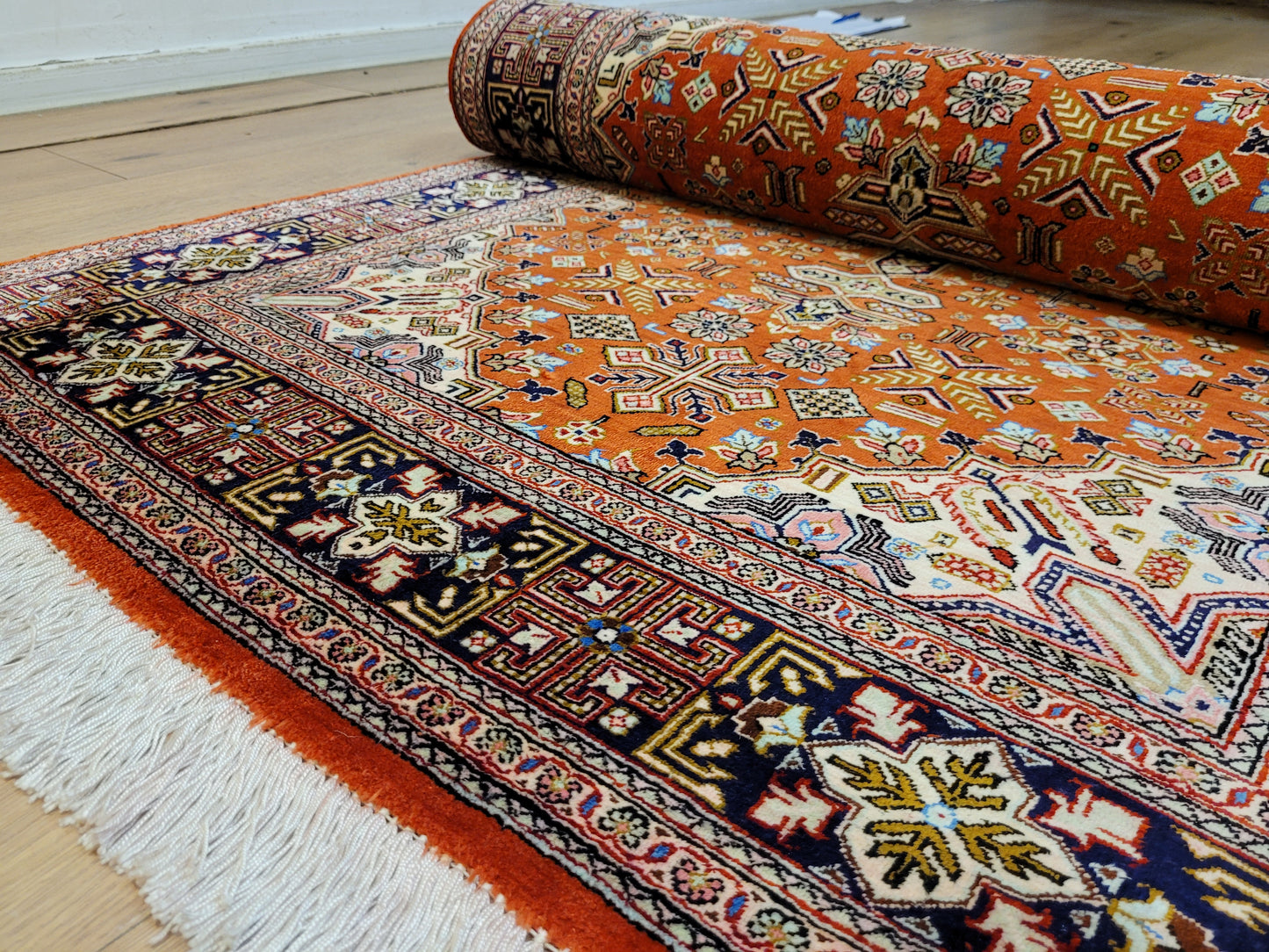 Ghom Seide auf Seide Teppich geometrisches Medaillon feine Knüpfung