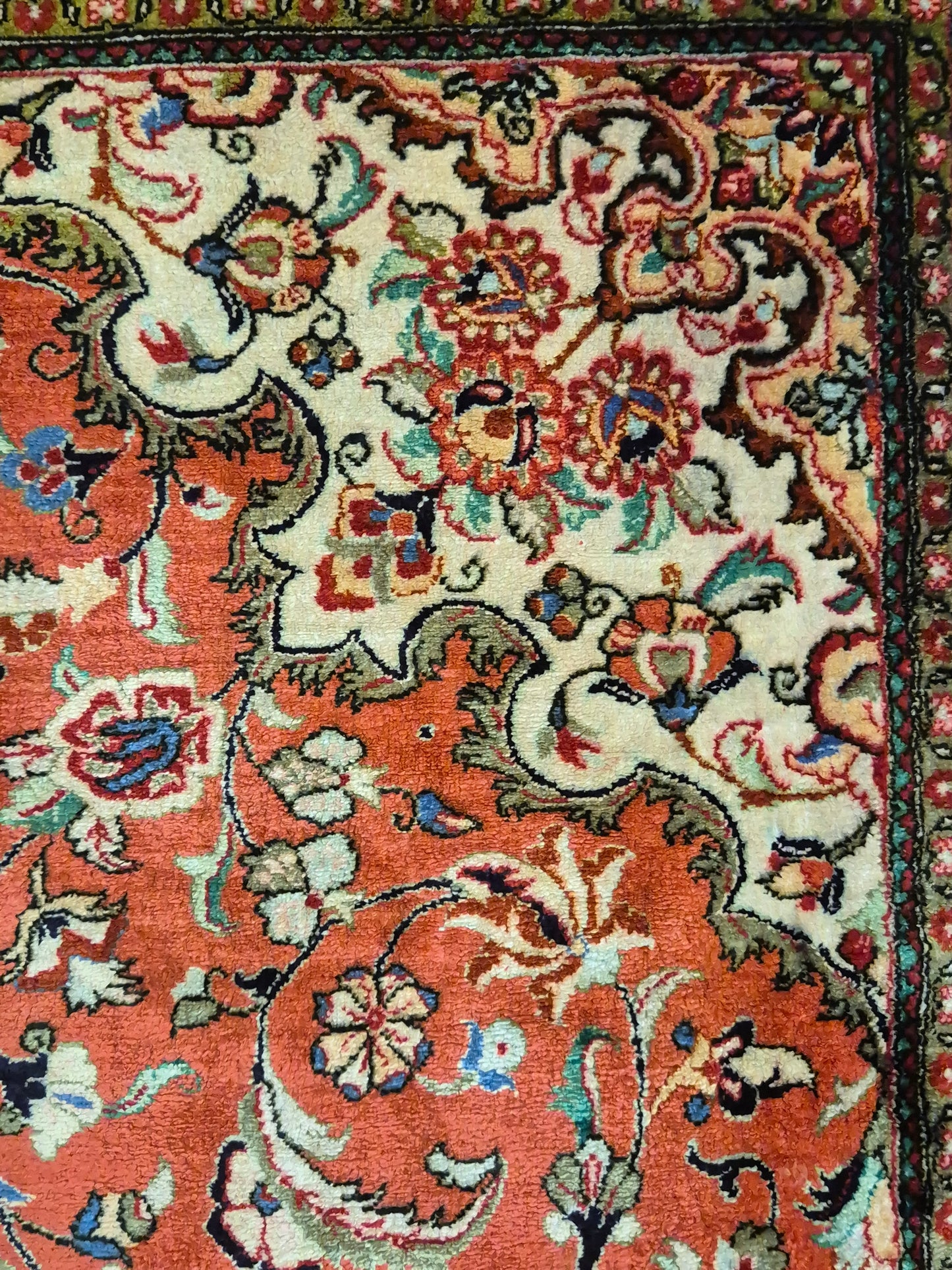 Ghom Teppich Seide auf Seide fein detailliertes Medaillonmuster