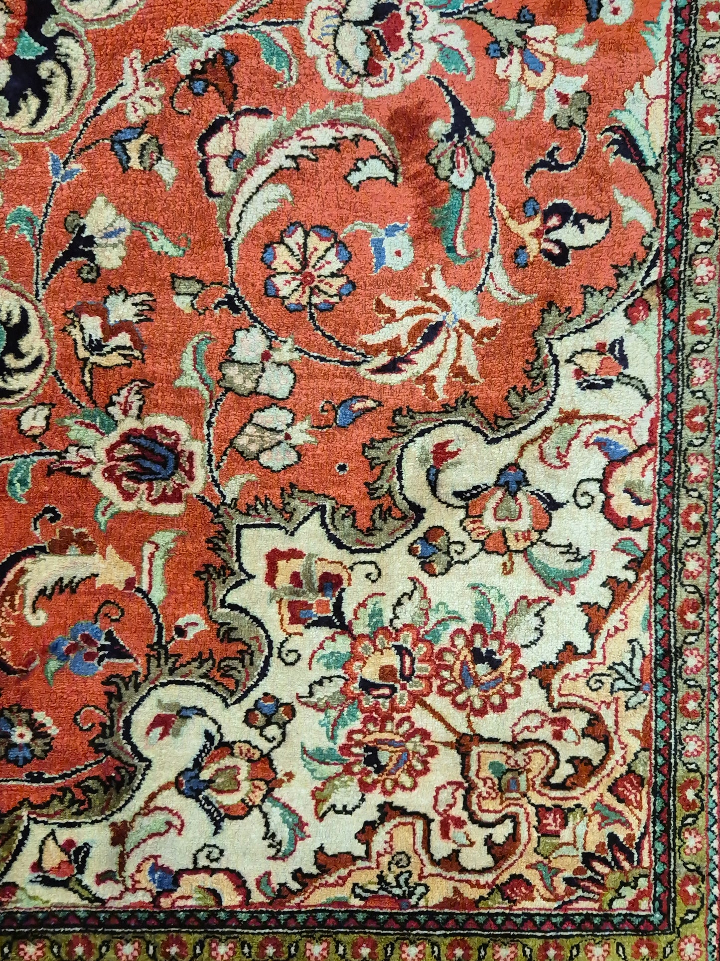 Ghom Teppich Seide auf Seide fein detailliertes Medaillonmuster