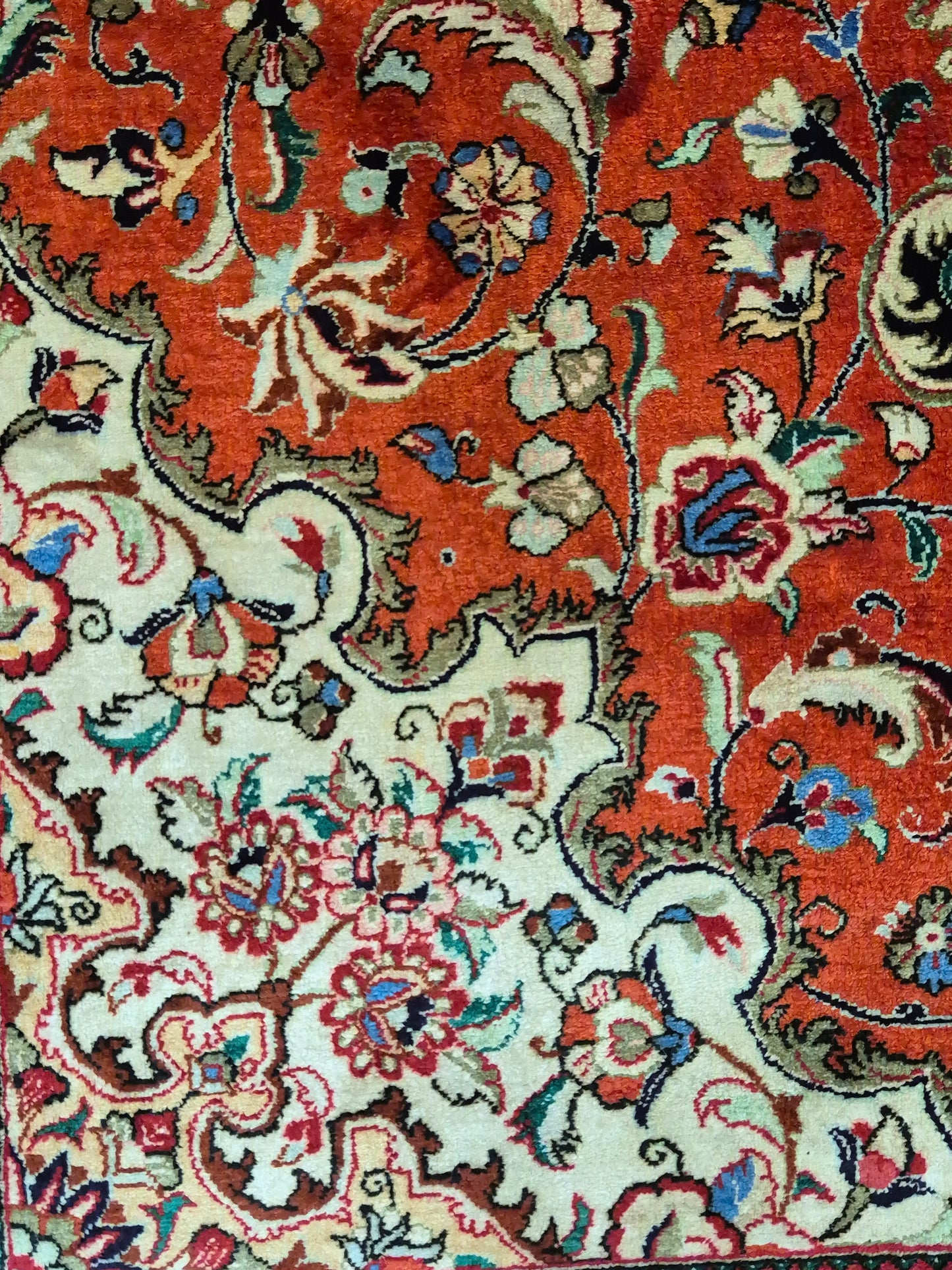 Ghom Teppich Seide auf Seide fein detailliertes Medaillonmuster