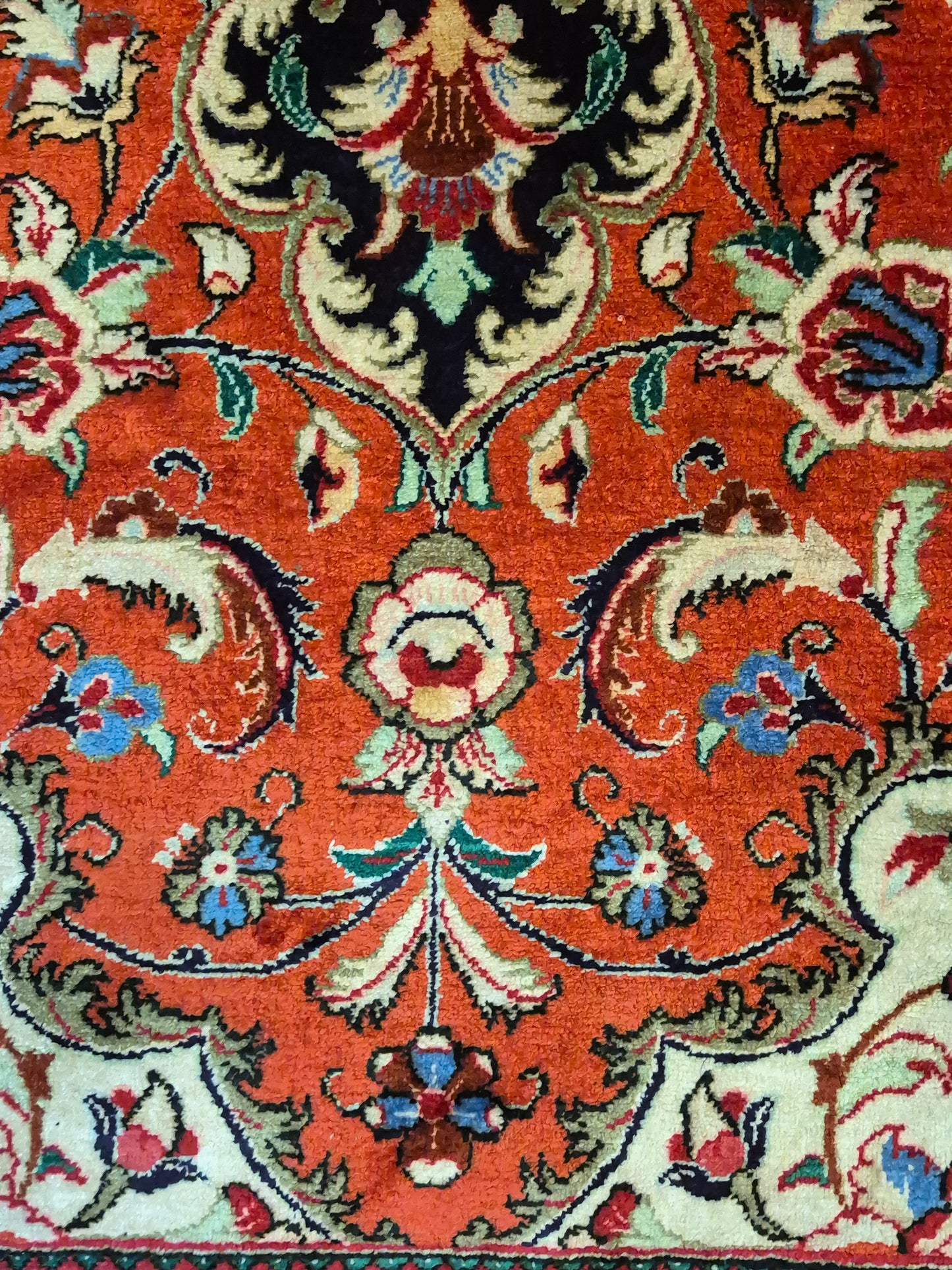 Ghom Teppich Seide auf Seide fein detailliertes Medaillonmuster