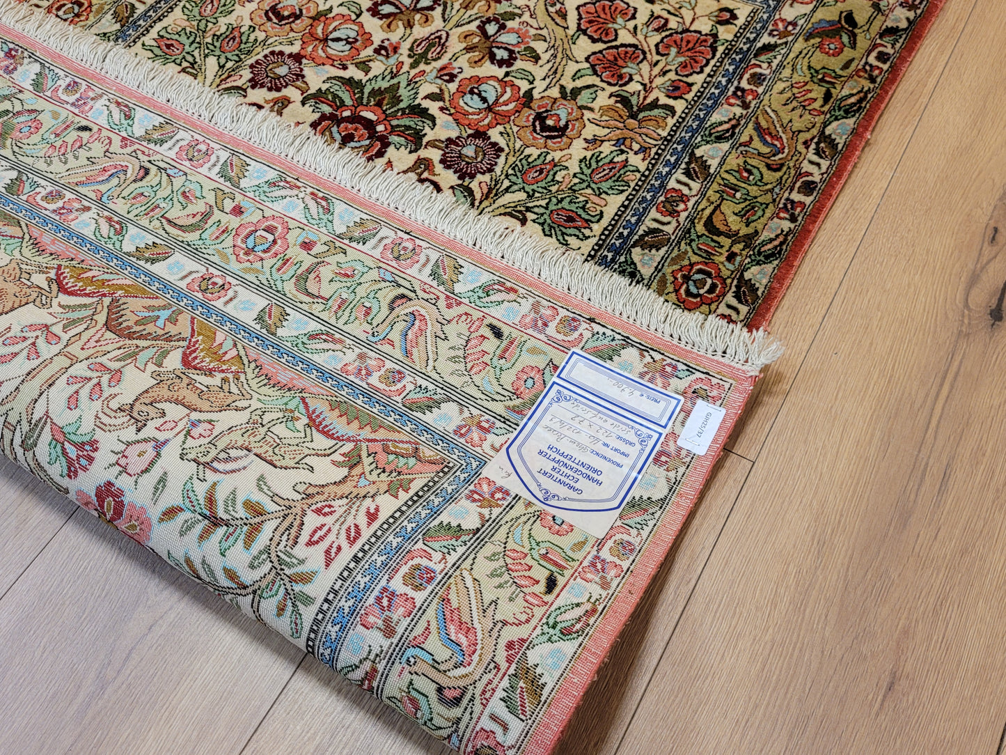 Ghom Seide auf Seide Teppich florales Gartenmotiv feine Knüpfung