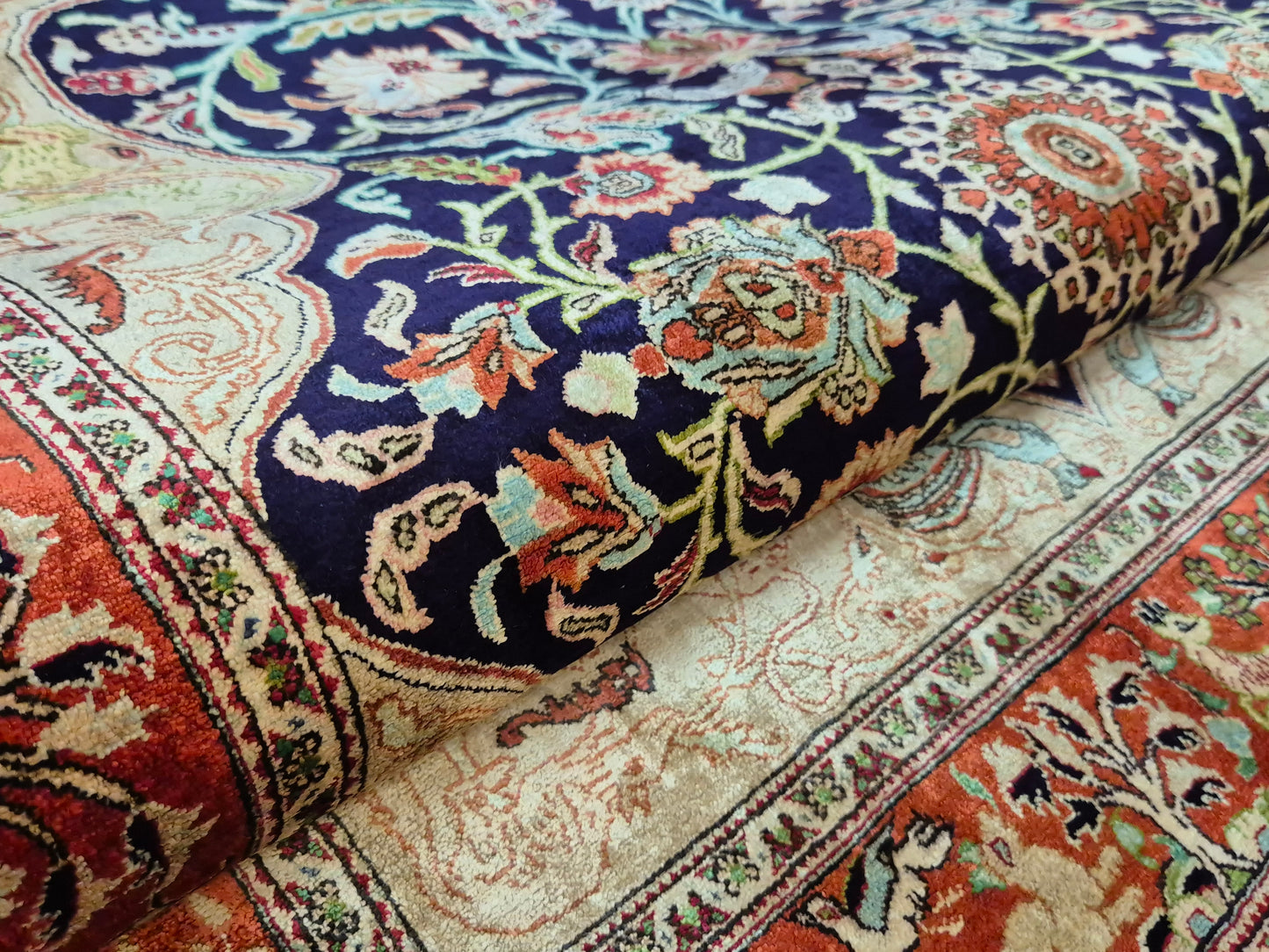 Ghom Seidenteppich auf Seide Jagdmotiv feine Knüpfung