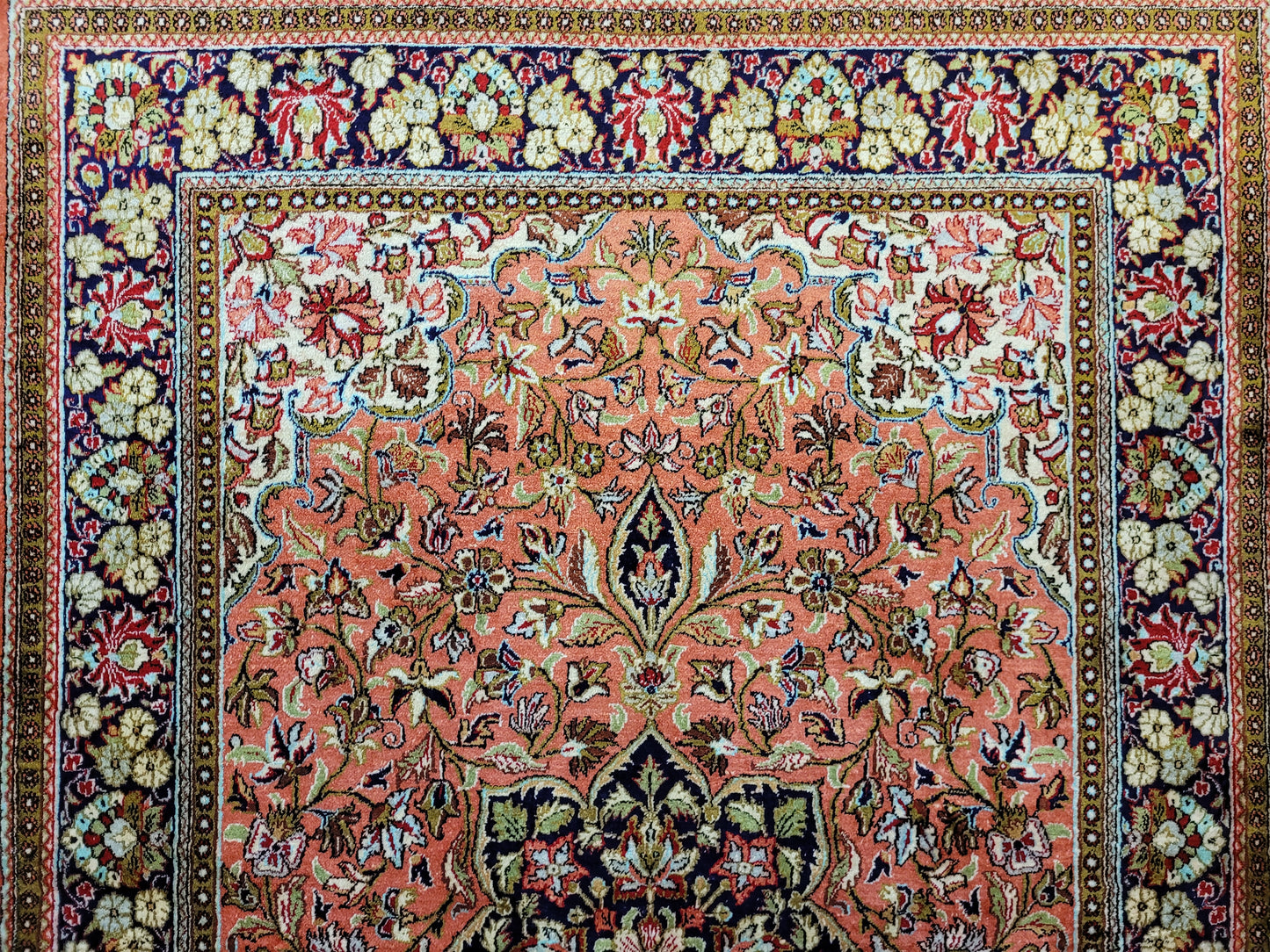 Ghom Seide auf Seide Teppich signiert florales Medaillon feine Knüpfung