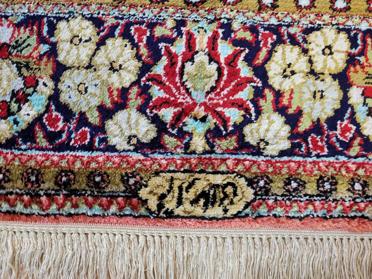 Ghom Seide auf Seide Teppich signiert florales Medaillon feine Knüpfung