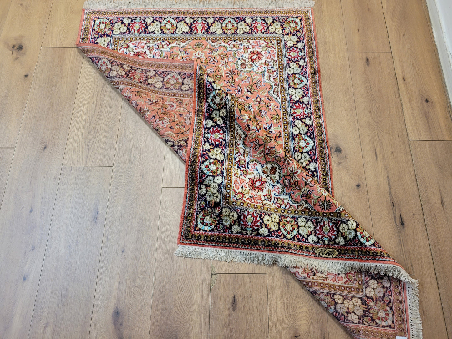 Ghom Seide auf Seide Teppich signiert florales Medaillon feine Knüpfung