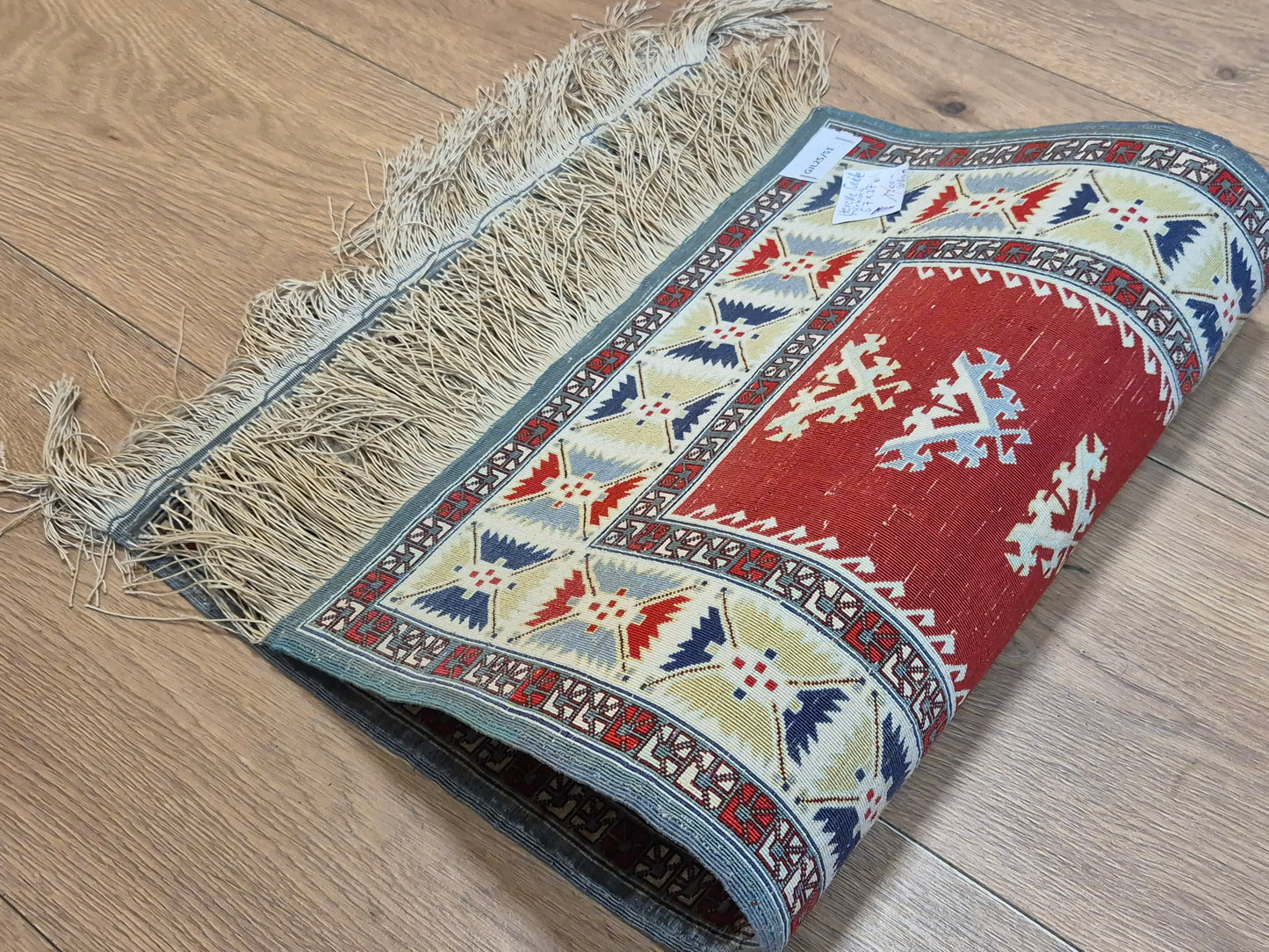 Hereke Seidenteppich Gebetsteppich geometrisches Design fein handgeknüpft