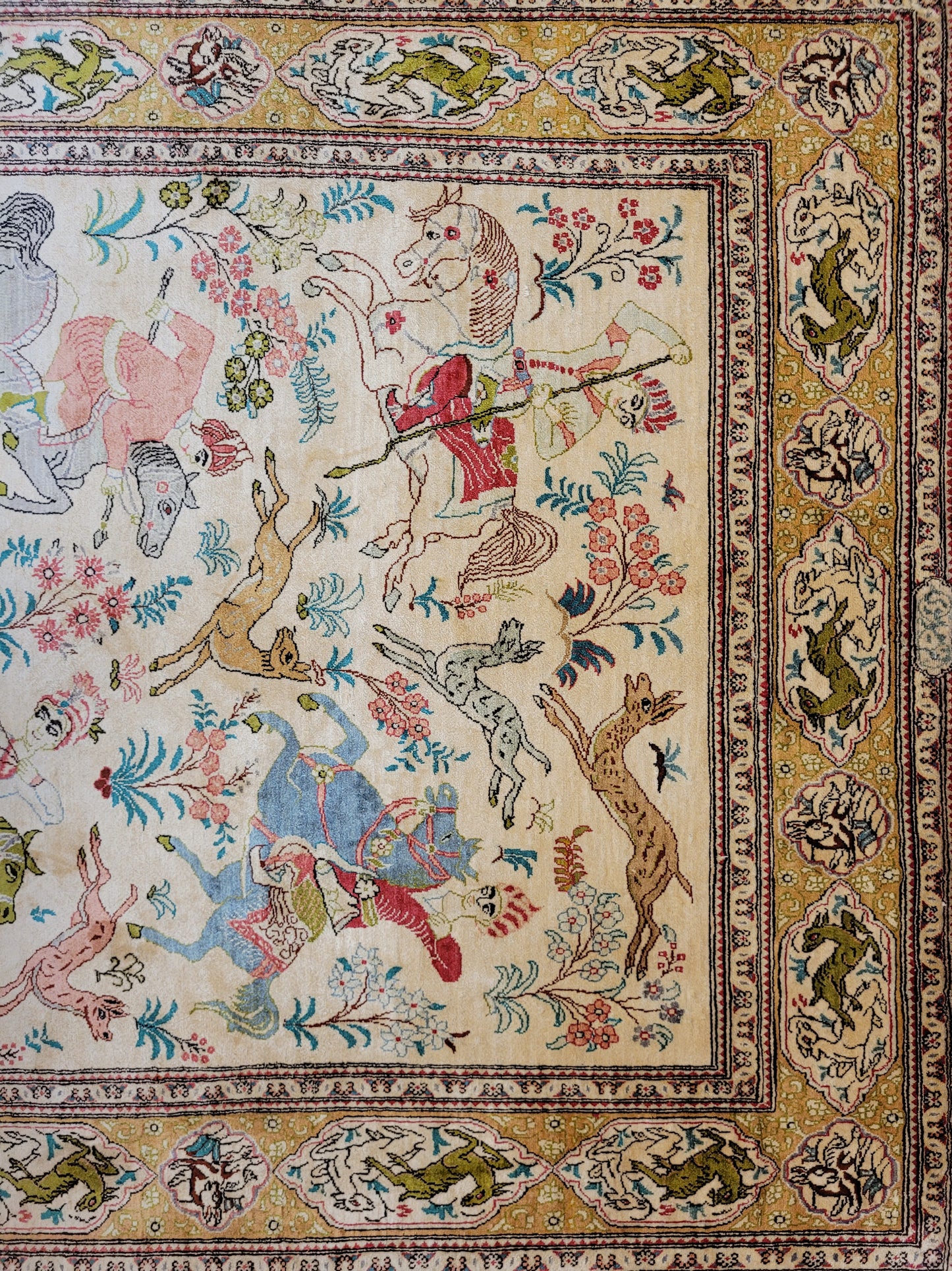 Ghom Seide auf Seide Teppich Jagdszene figürlich fein signiert
