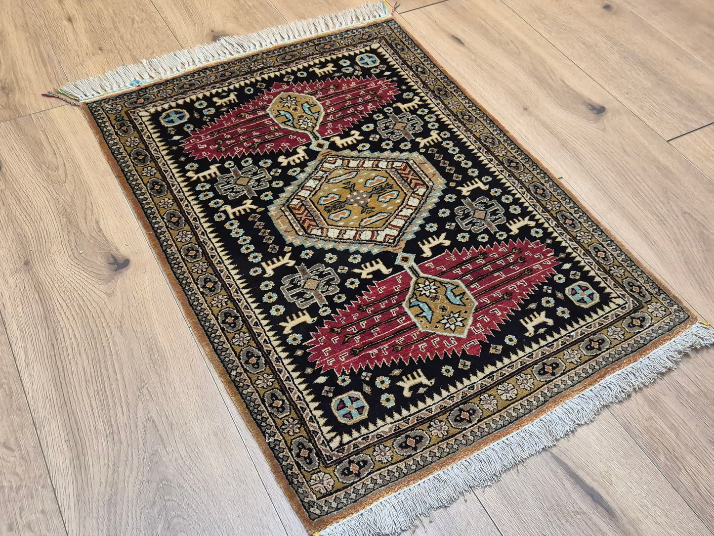 Ghom Seidenteppich reine Seide geometrisches Design Tiermotive